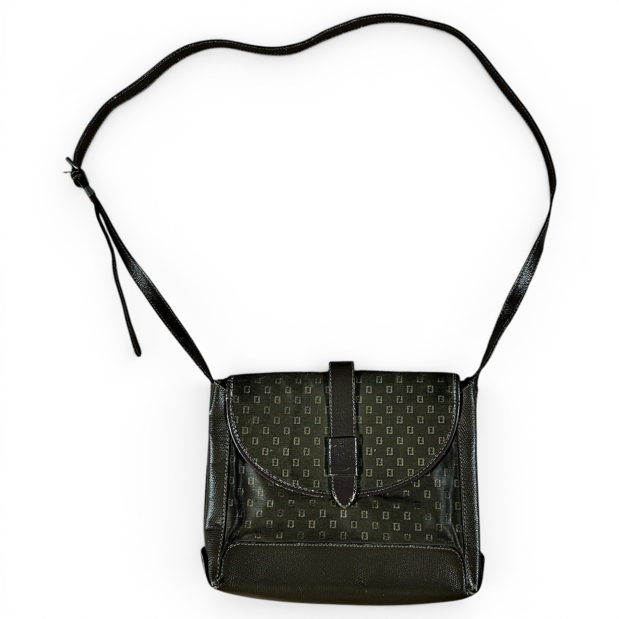 Simply Fendi leather crossbody bag
