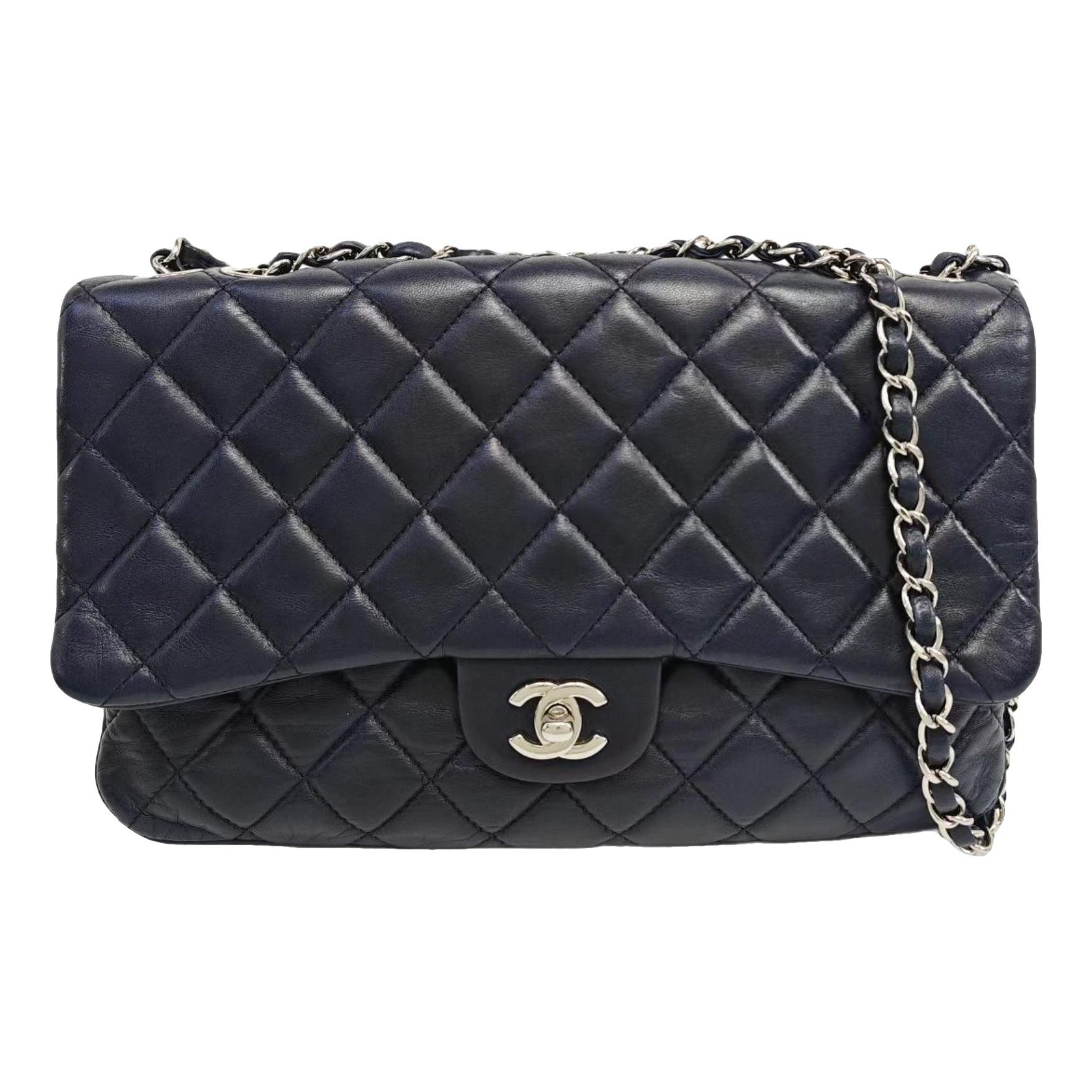Timeless/Classique leather crossbody bag