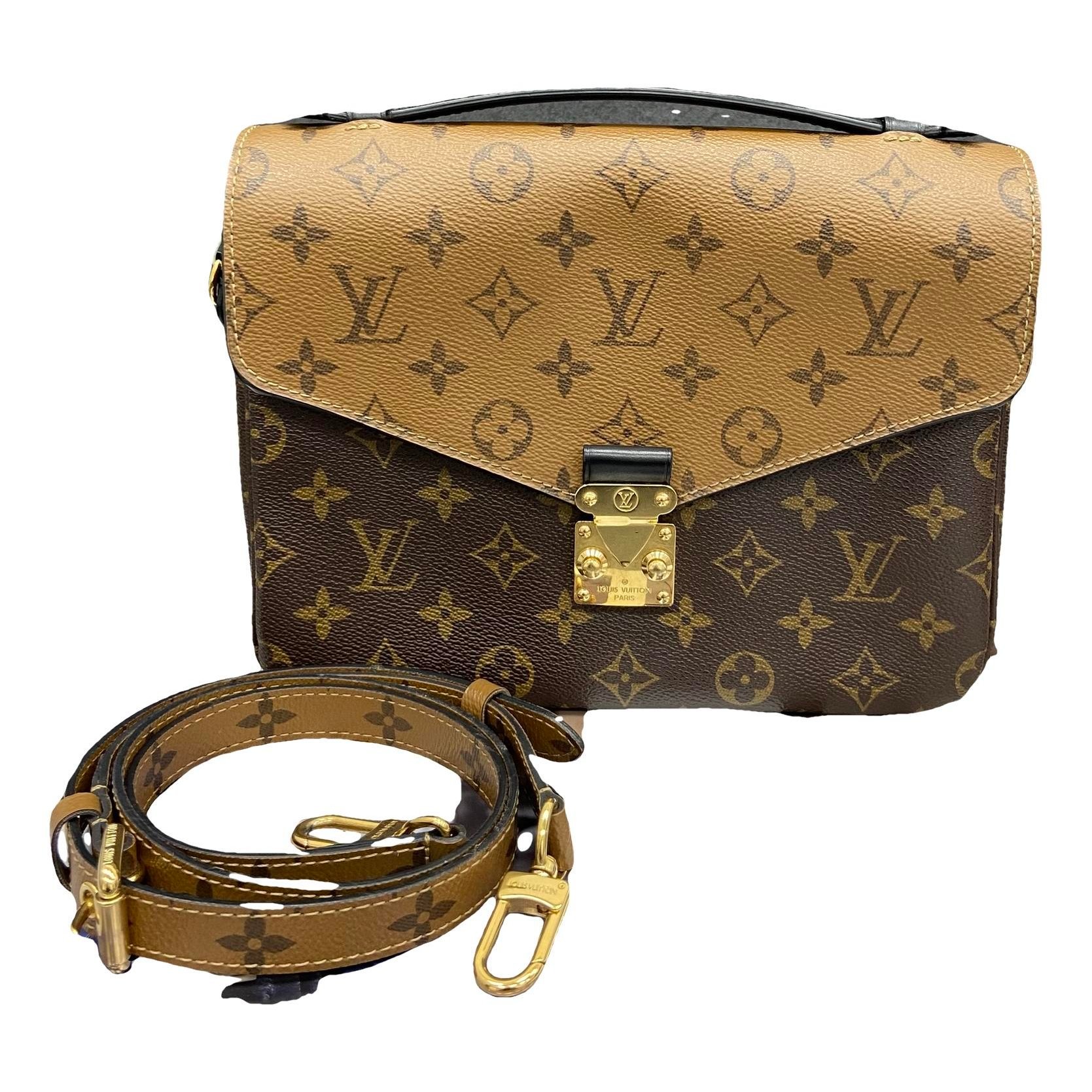 Metis leather handbag