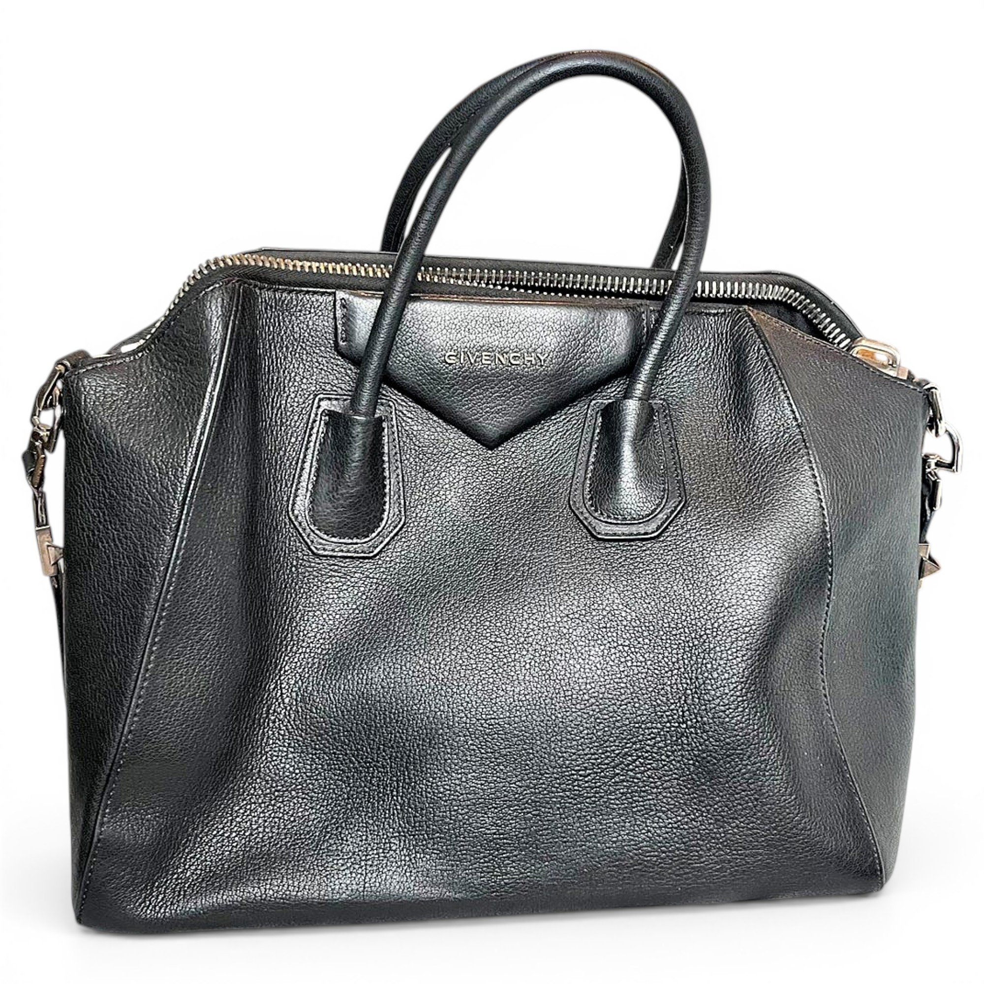 Antigona leather handbag