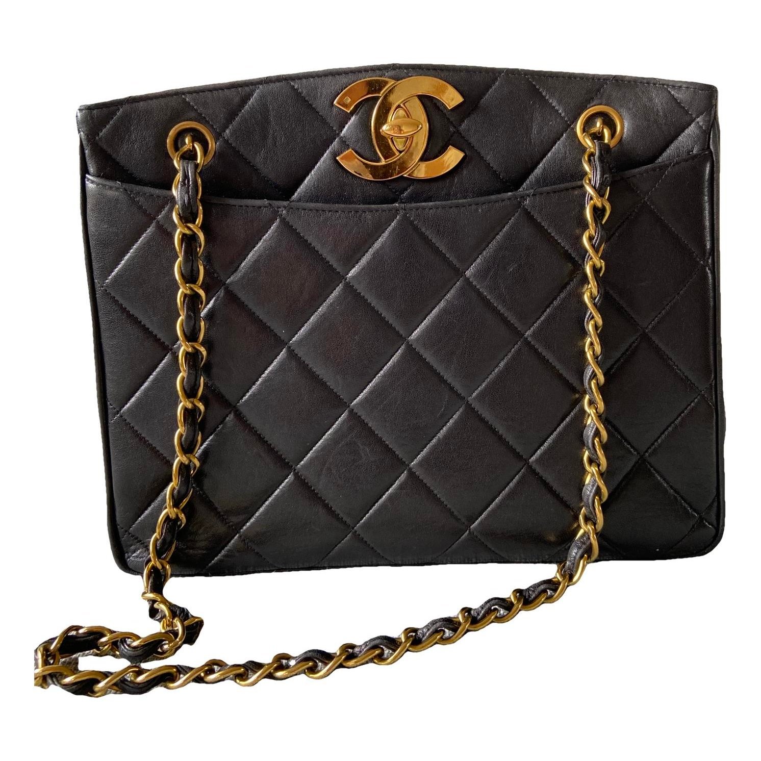 Vintage CC Chain leather handbag