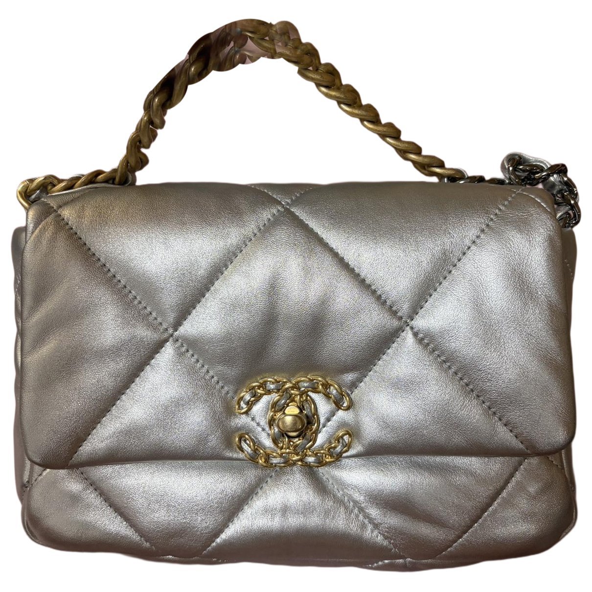Chanel 19 leather handbag