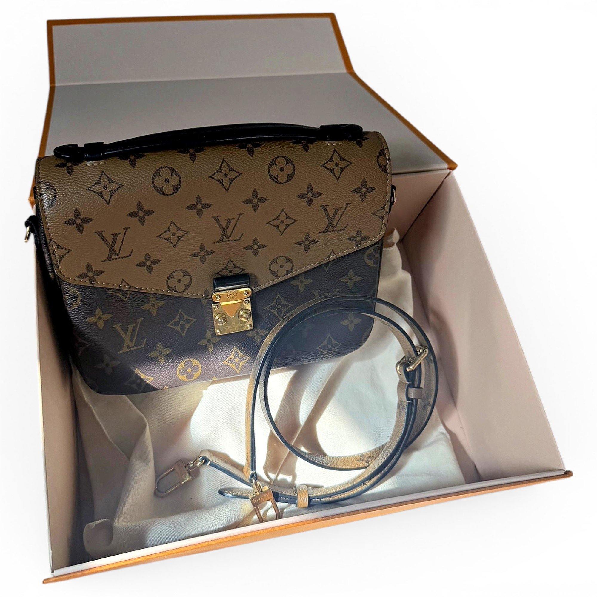 Metis leather crossbody bag