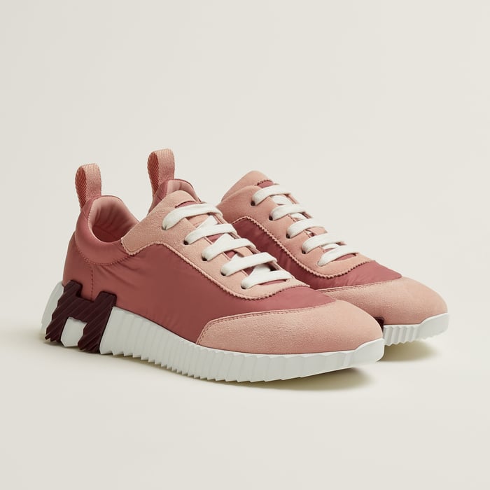 Bouncing Sneaker
