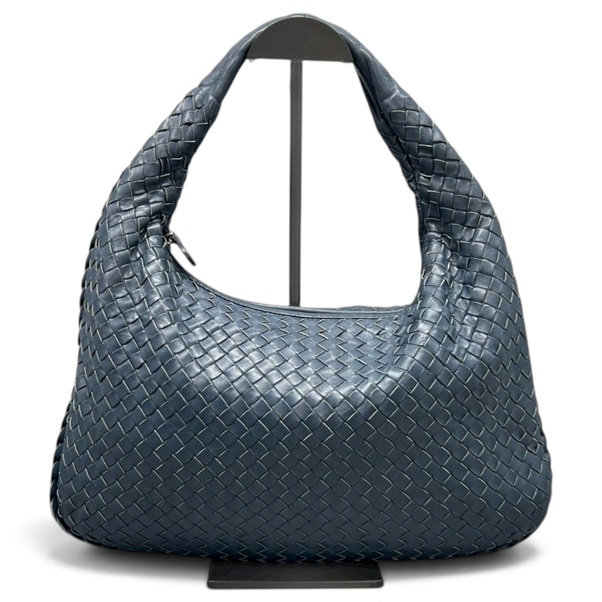 Veneta leather handbag