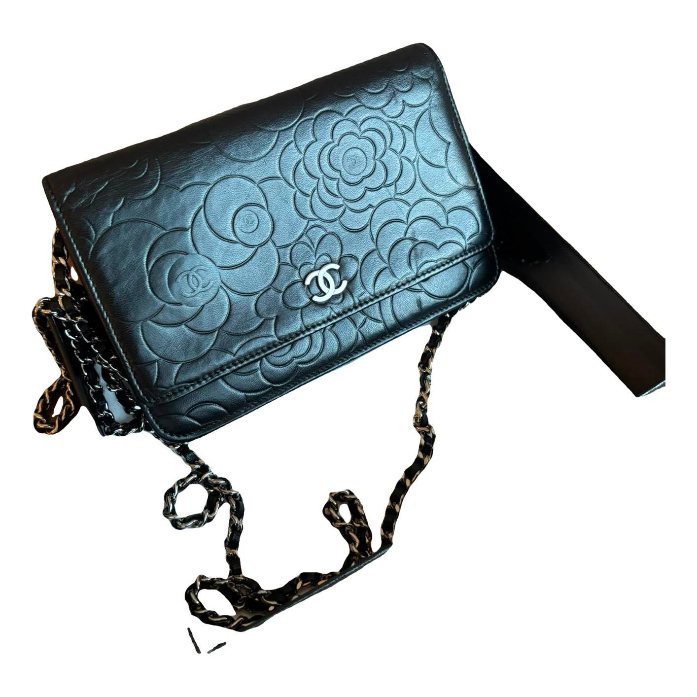 Wallet On Chain Timeless/Classique leather crossbody bag