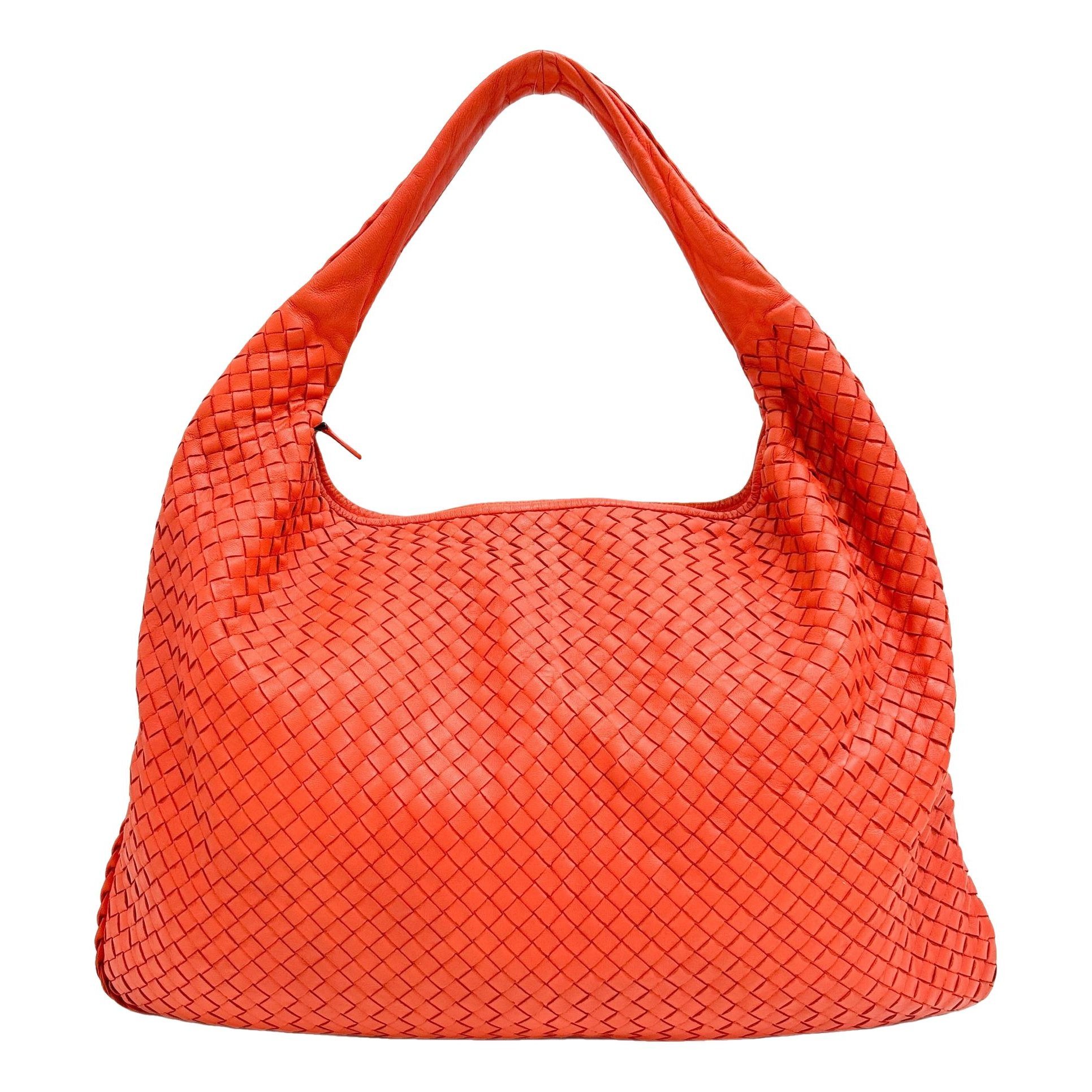 Veneta leather handbag