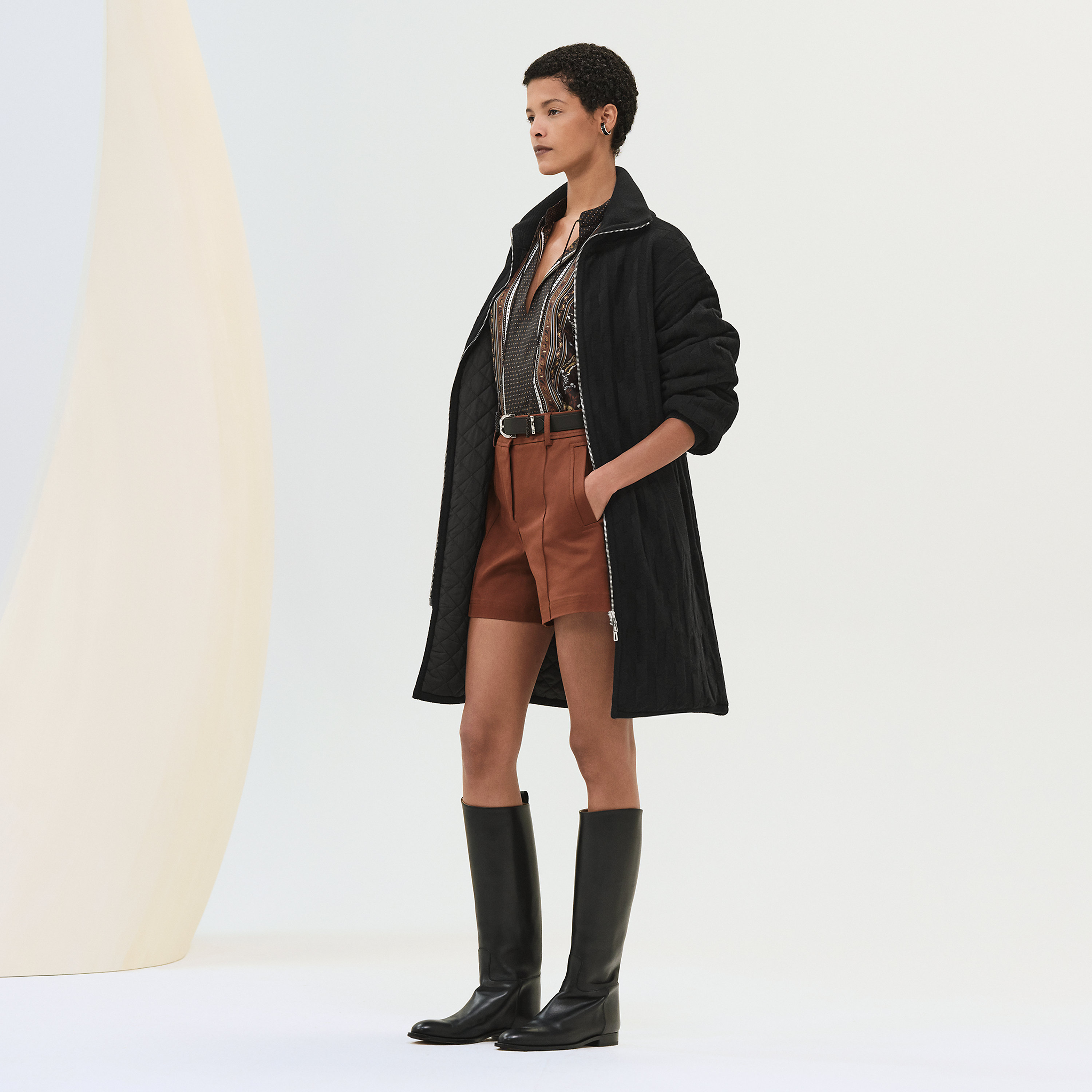 "H" zipped quilted coat