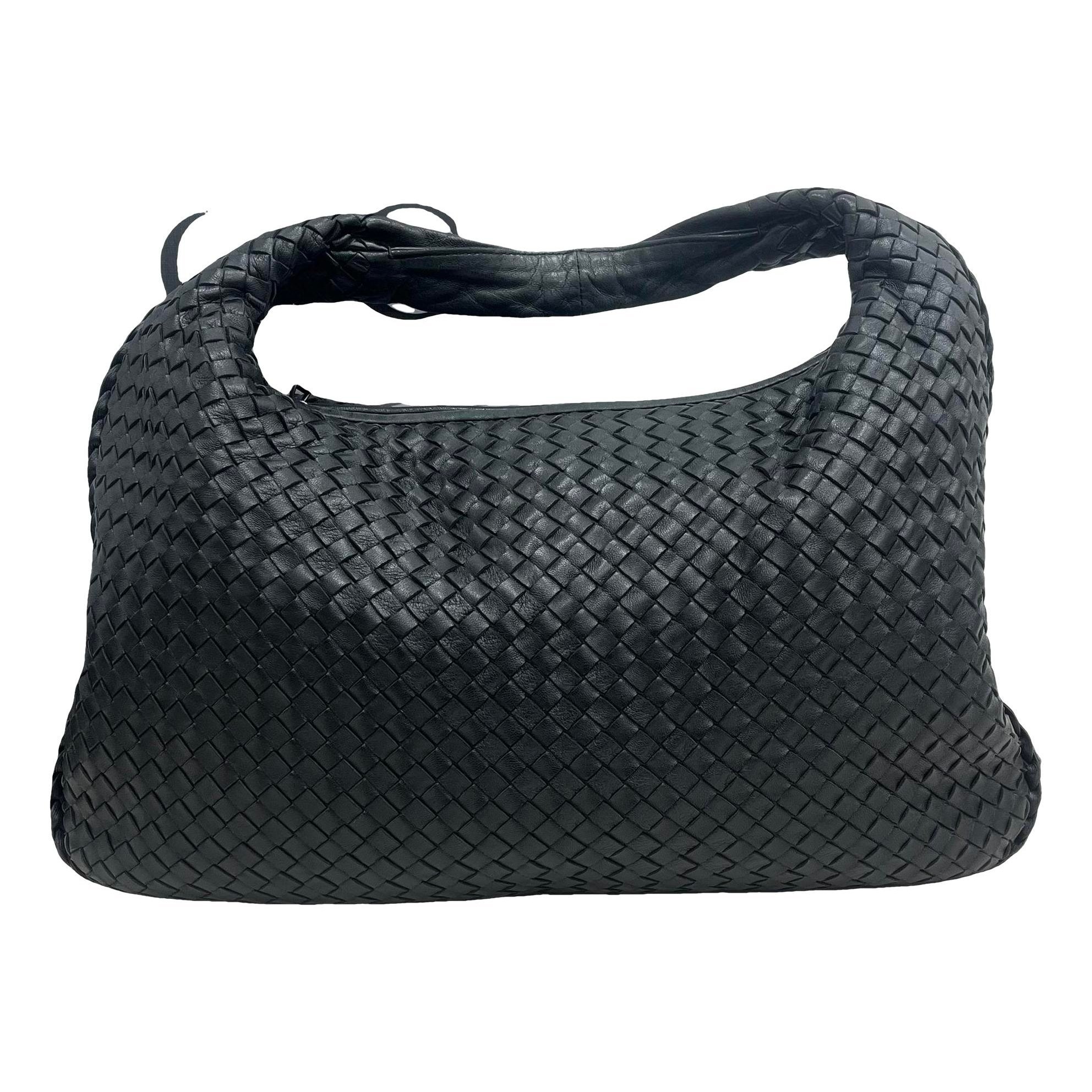 Veneta leather handbag