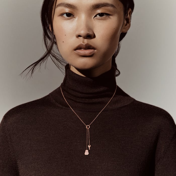 Sans Coloris Kelly Clochette Necklace, Small Model