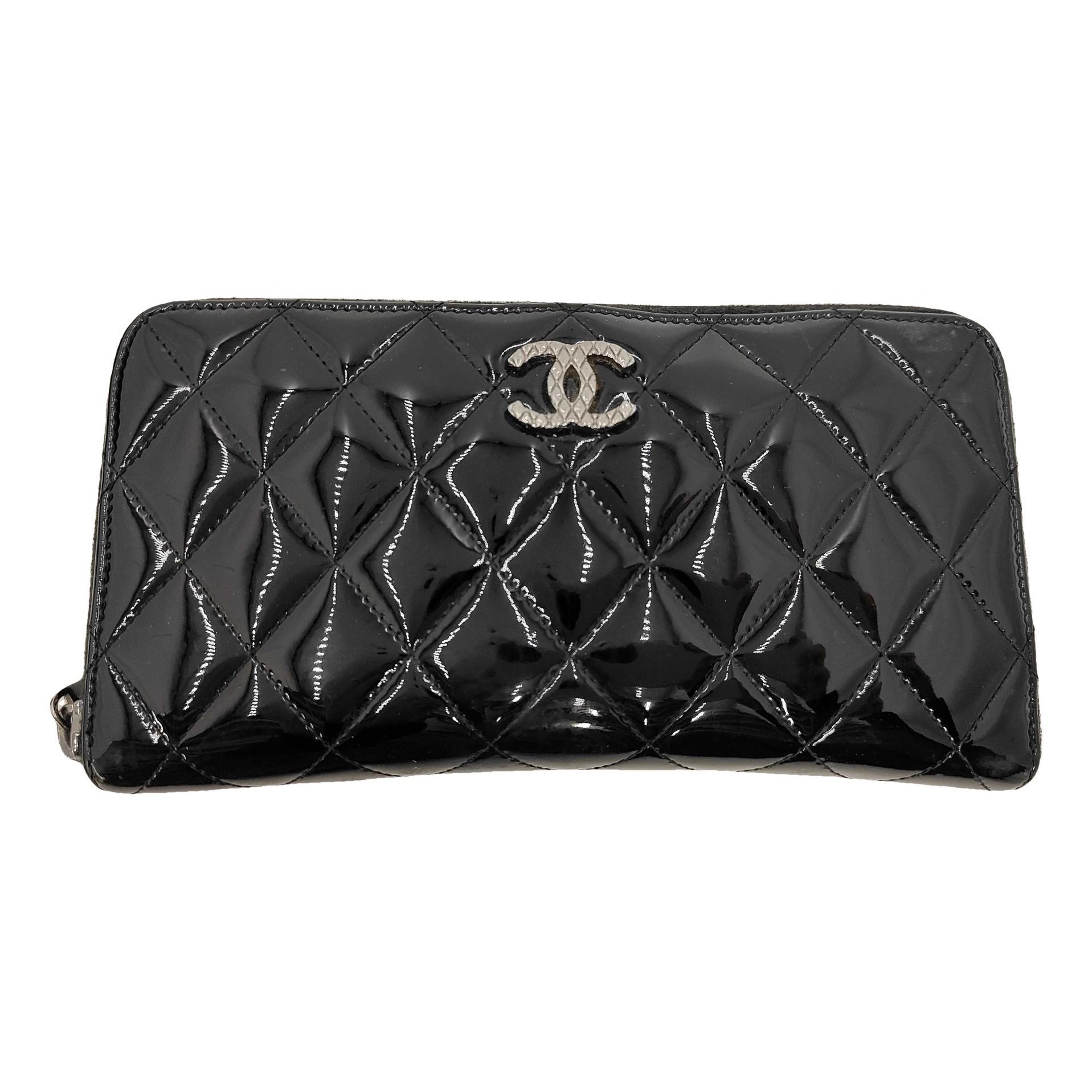 Patent leather handbag