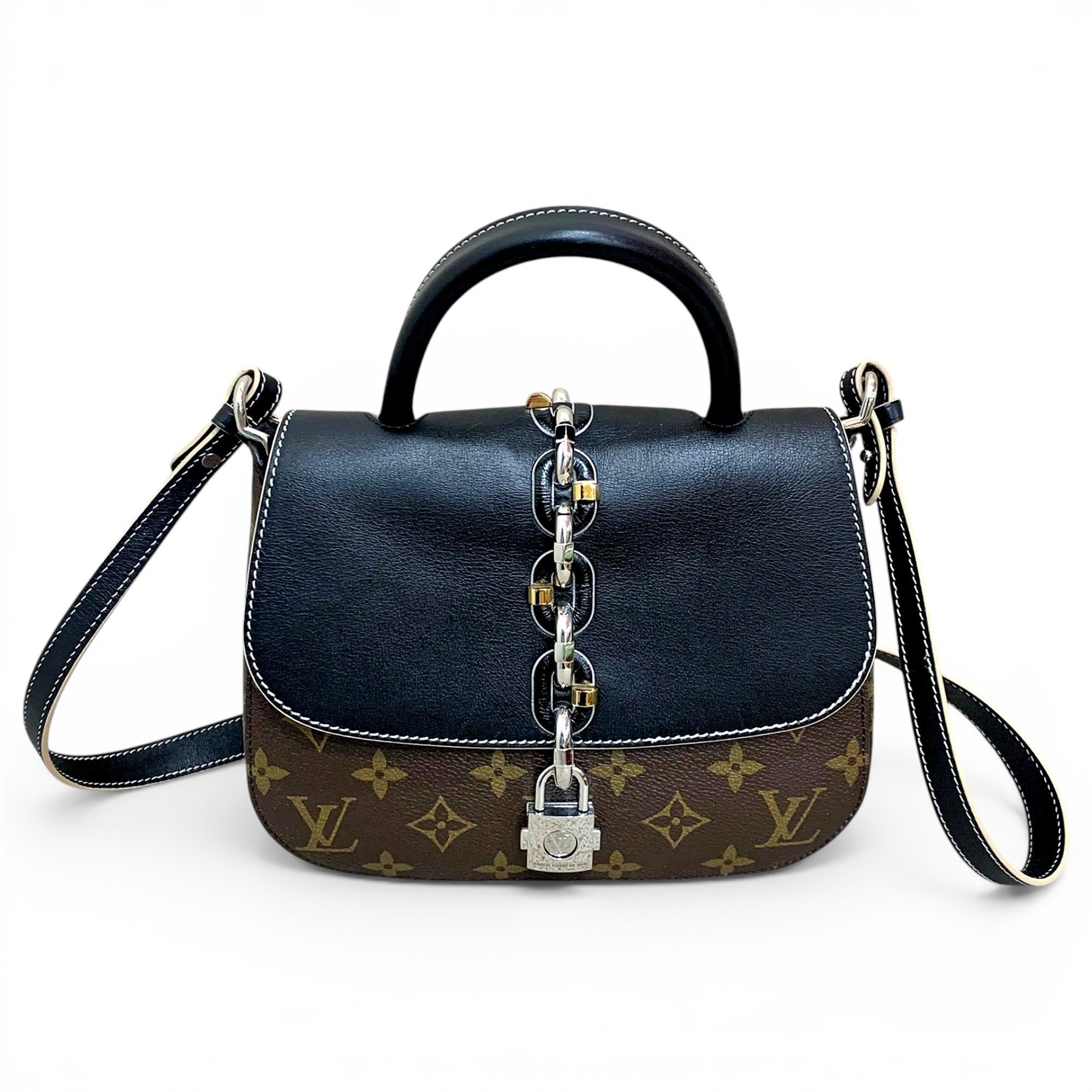 Chain It vinyl handbag