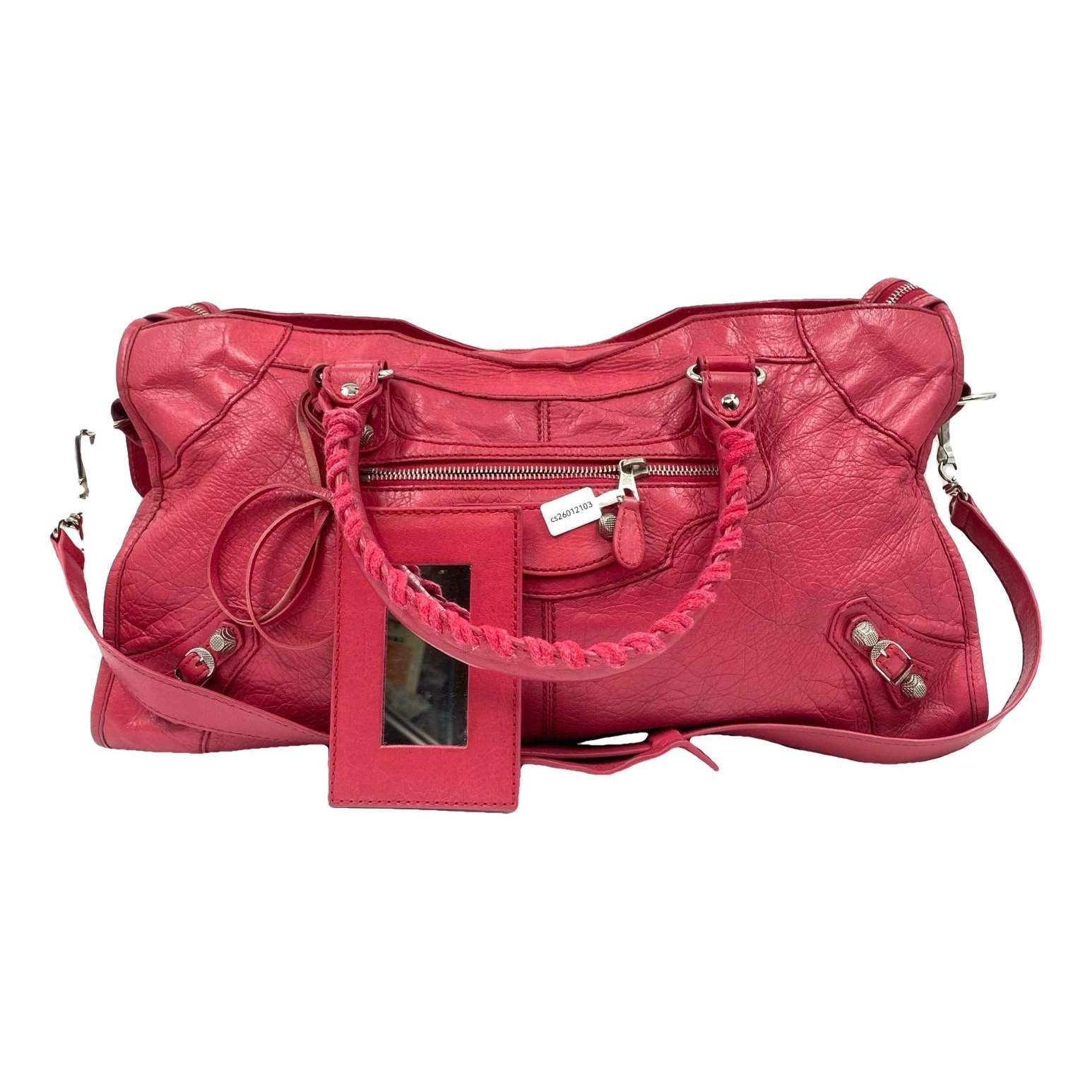 City leather crossbody bag