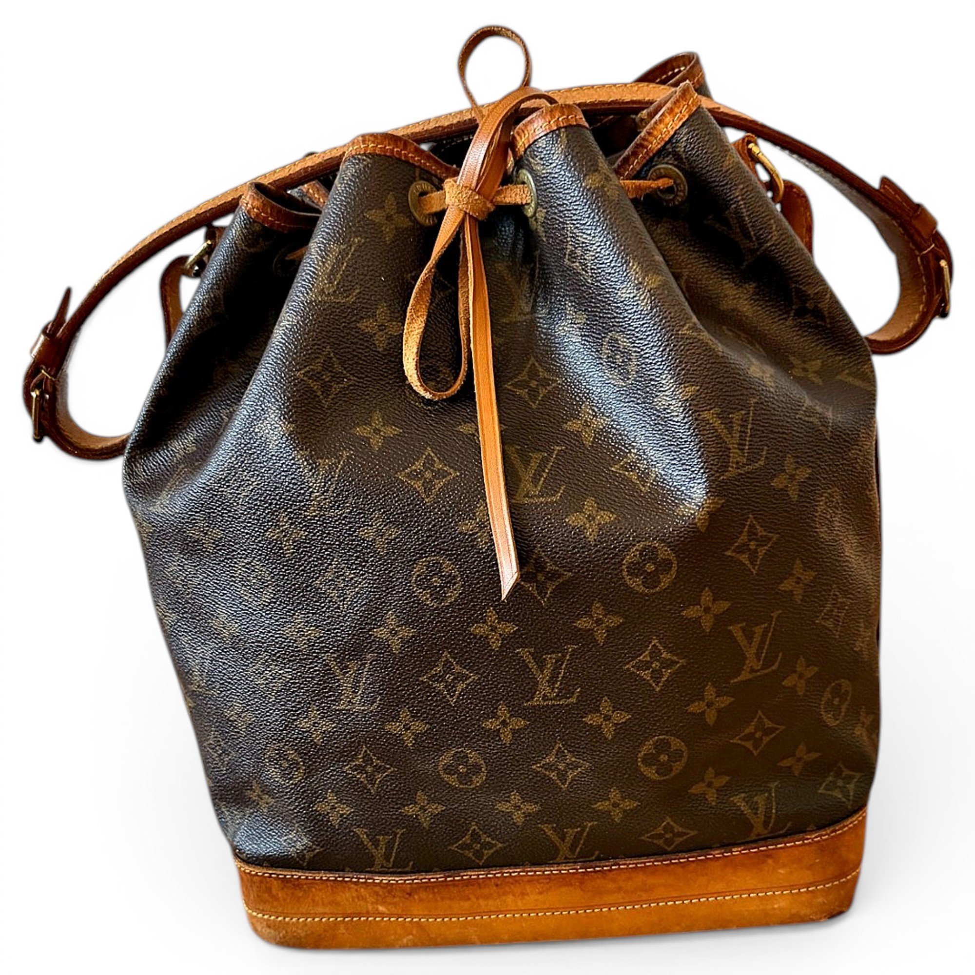 Noé leather handbag