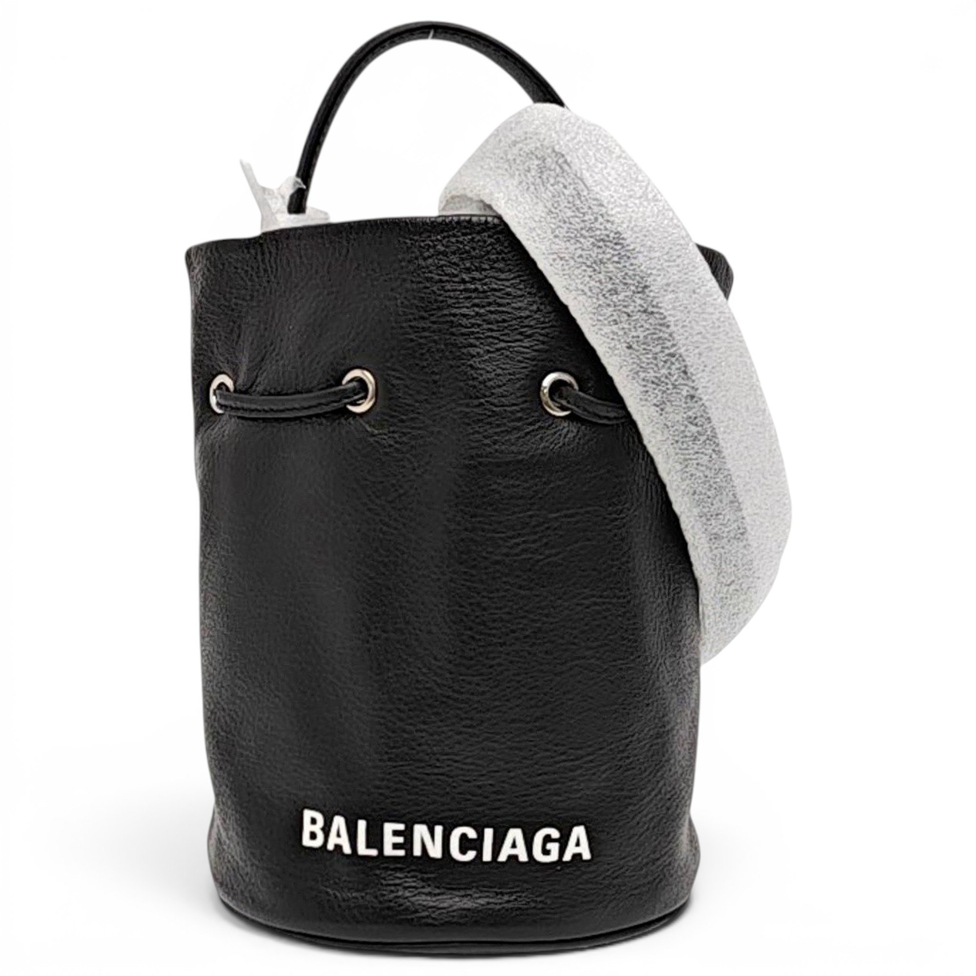 Everyday leather handbag
