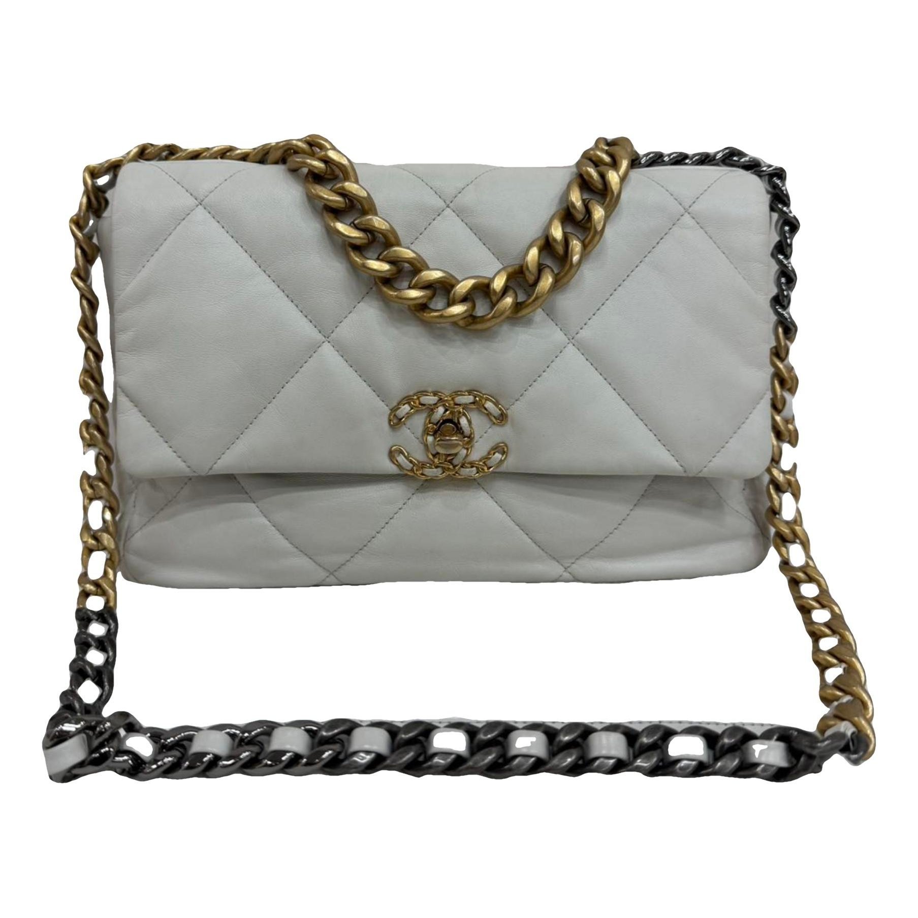 Chanel 19 leather handbag