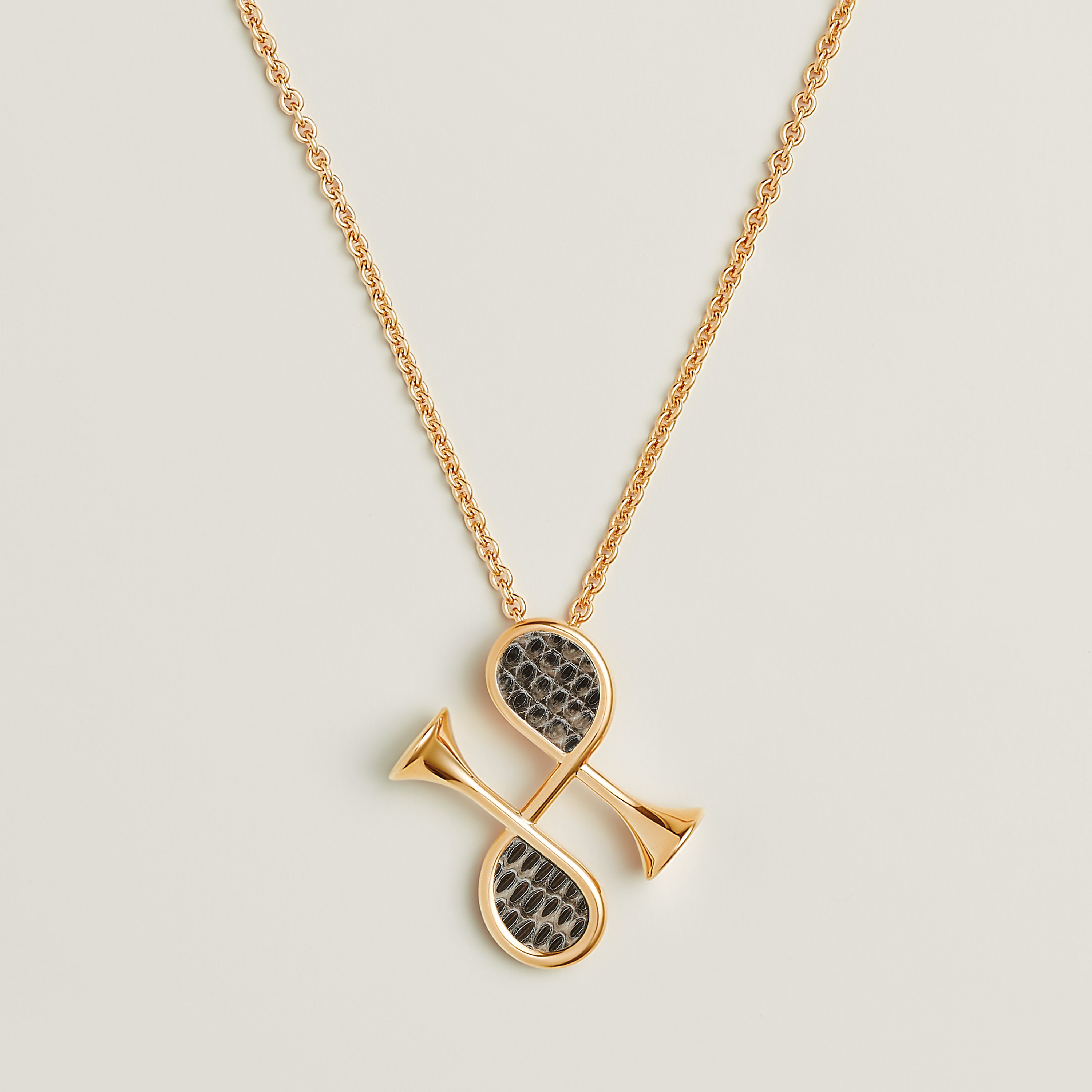 Cor H pendant