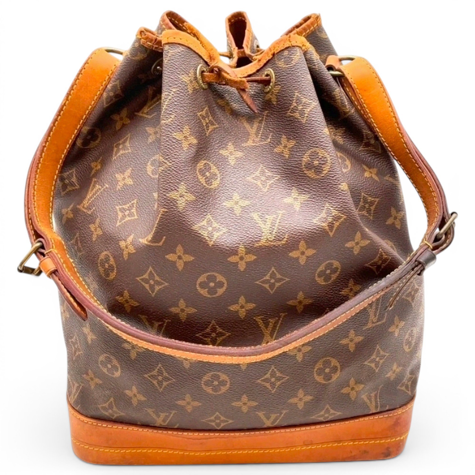 Noé leather handbag