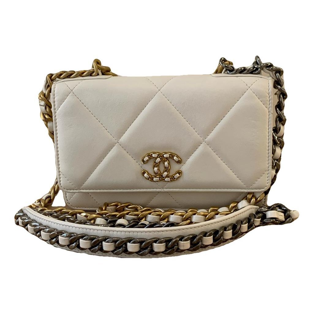 Wallet On Chain Chanel 19 leather handbag