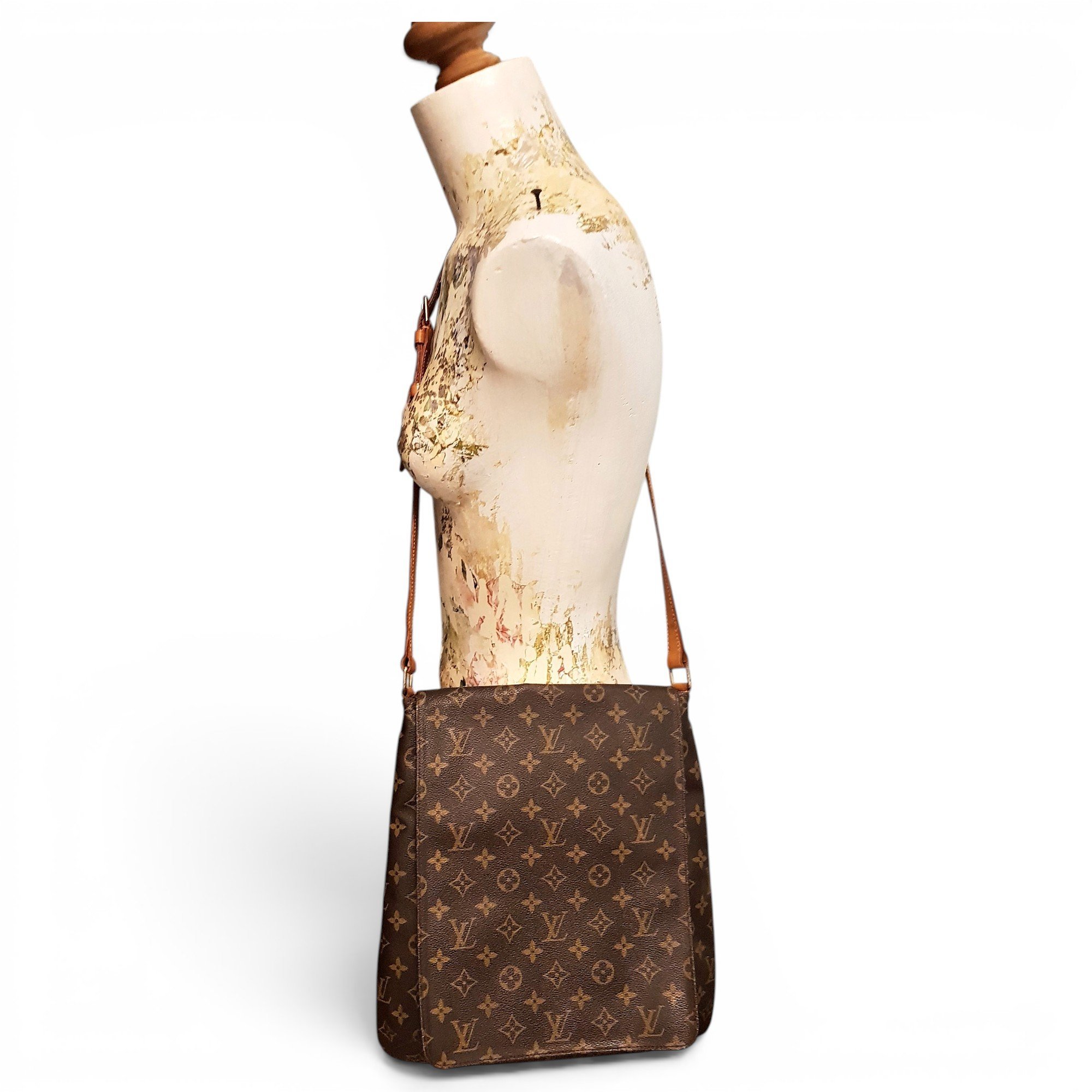 Musette leather crossbody bag