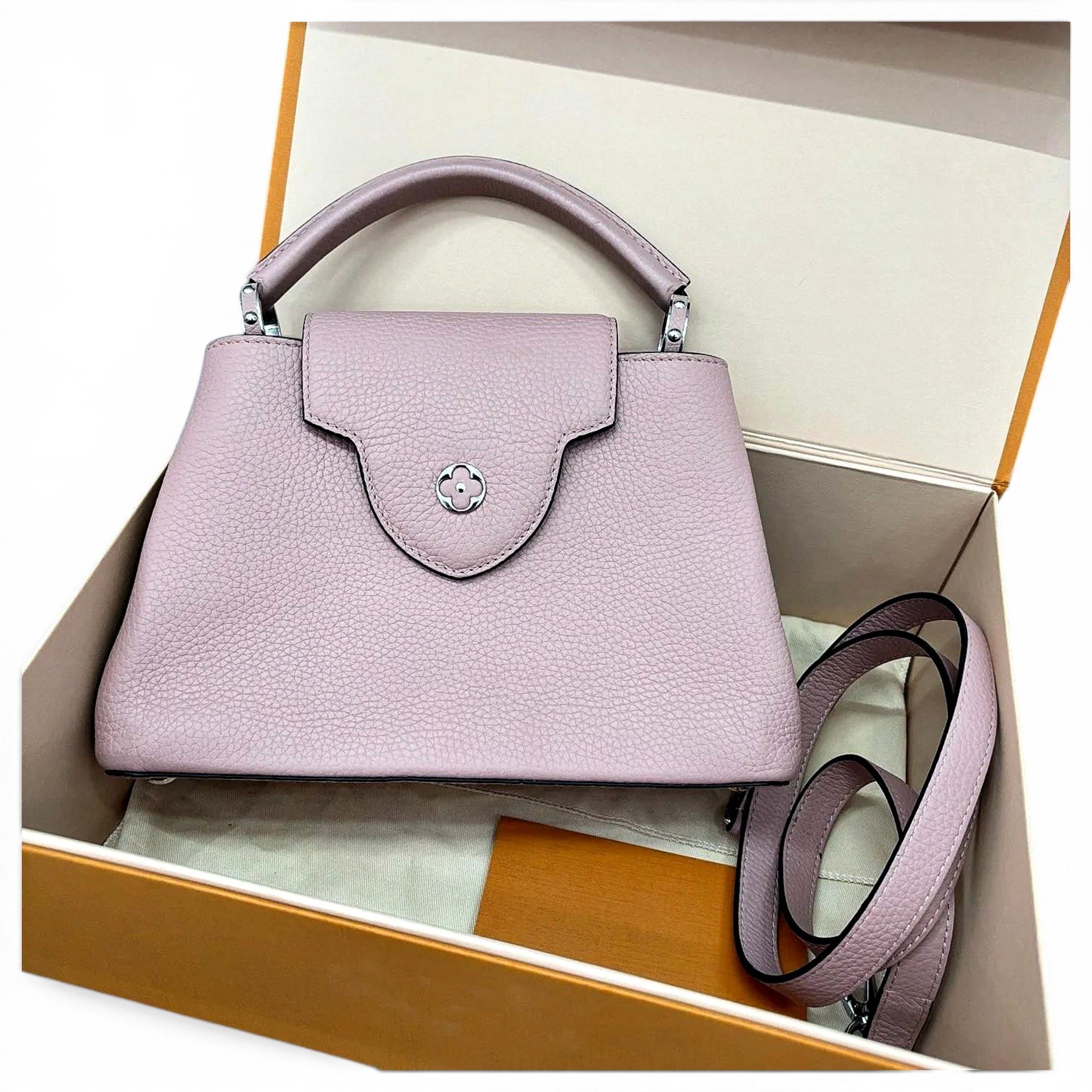 Capucines leather handbag