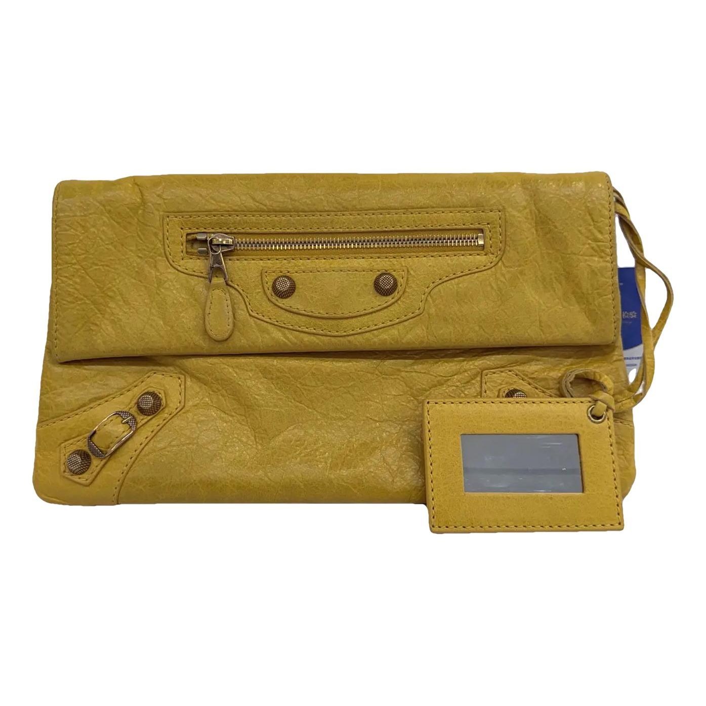 Envelop leather clutch bag