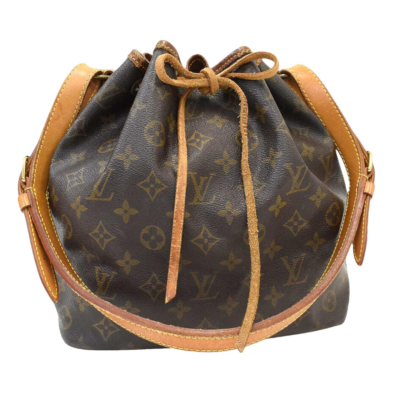 Noé leather crossbody bag