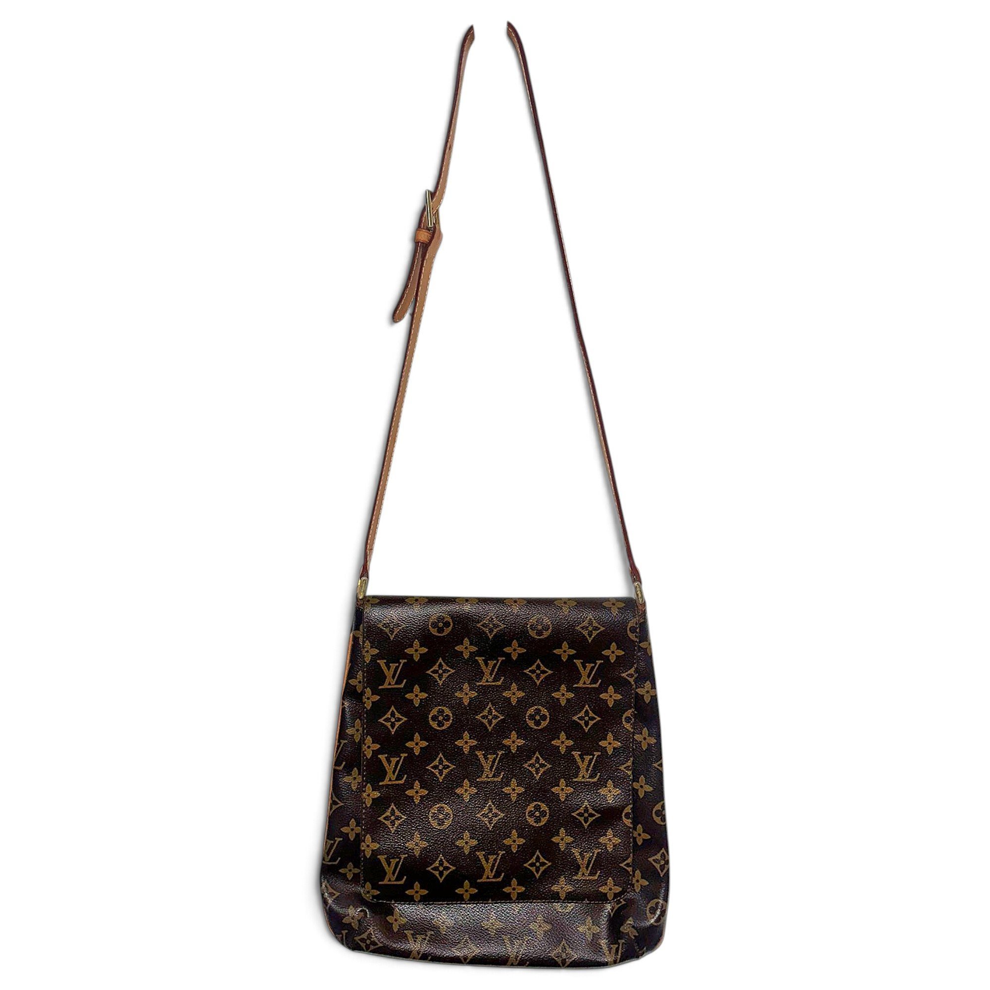 Musette leather crossbody bag