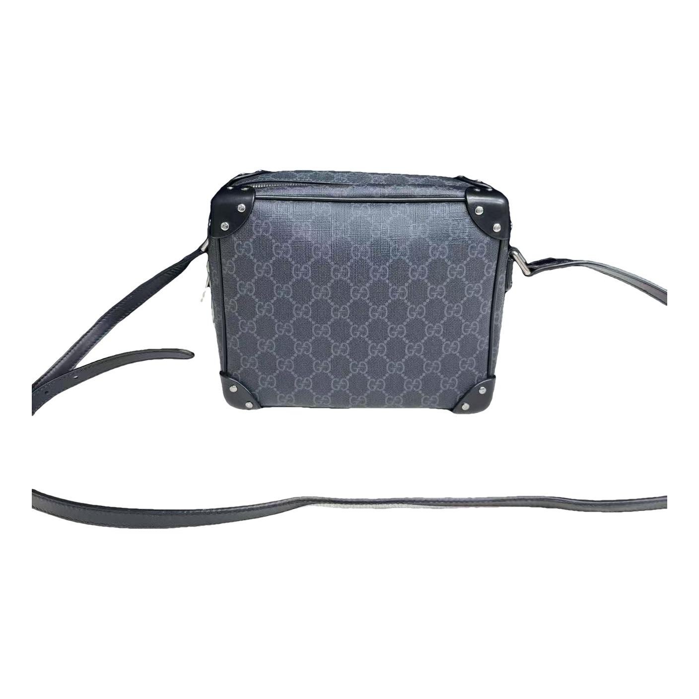 Leather crossbody bag