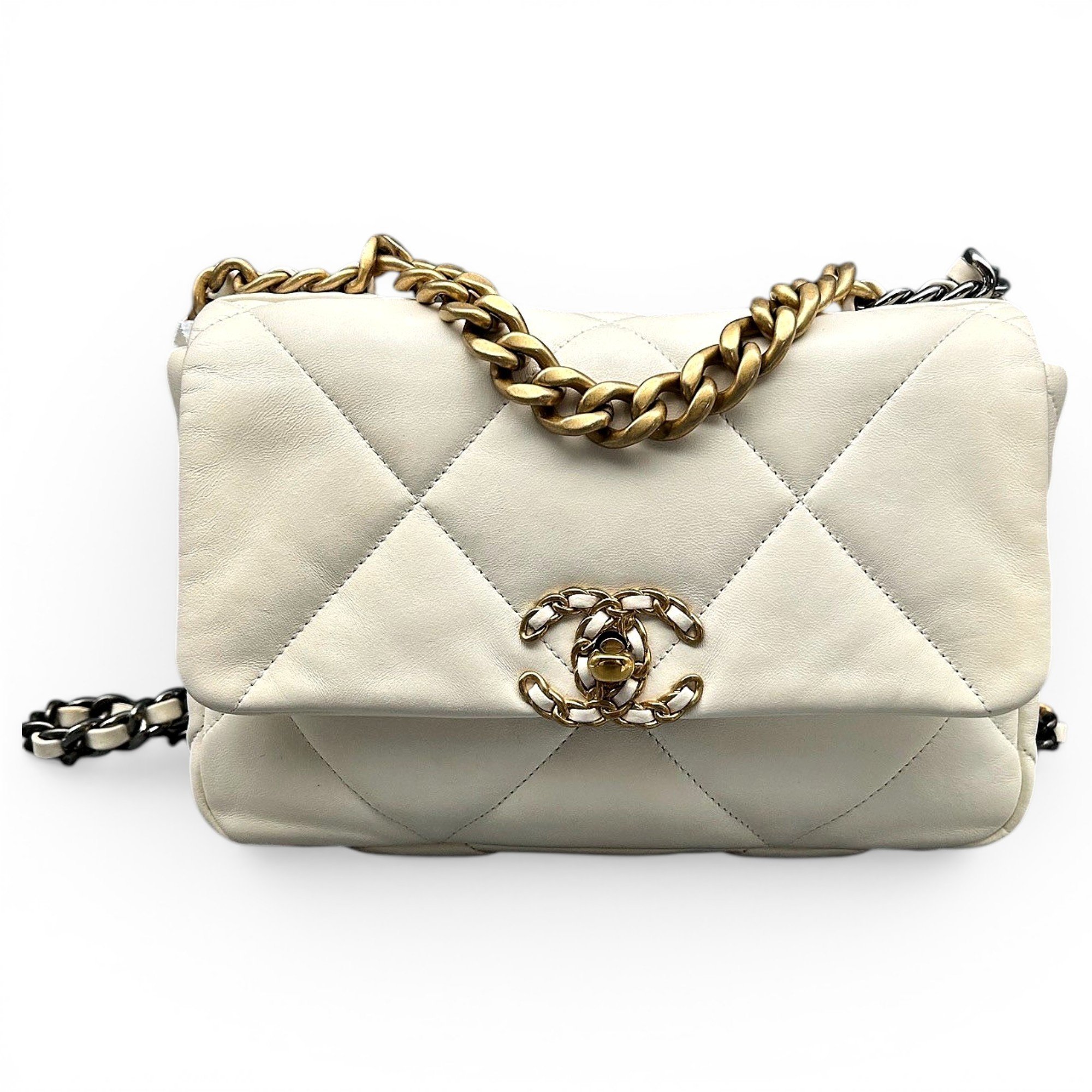 Chanel 19 leather handbag