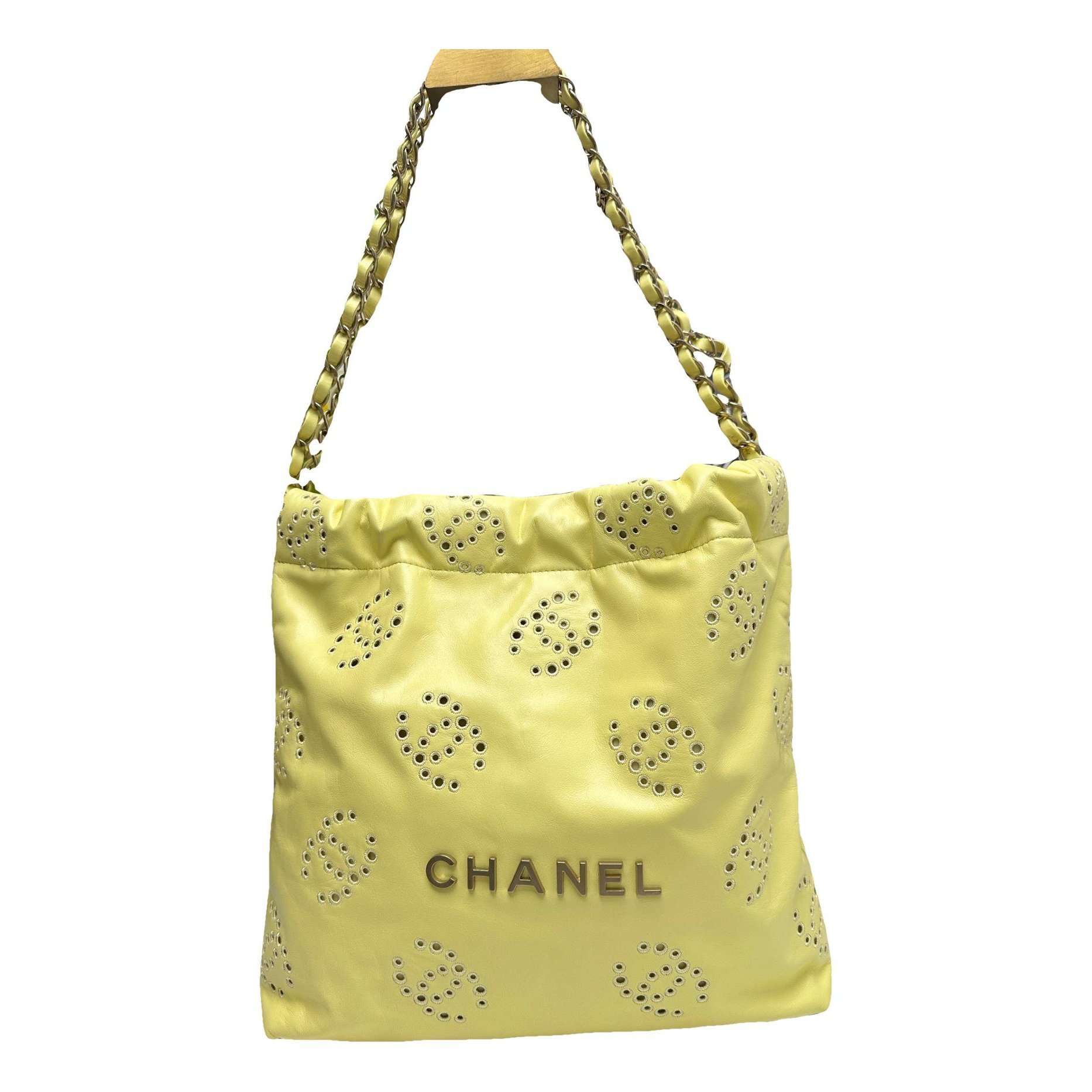 Chanel 22 leather bag