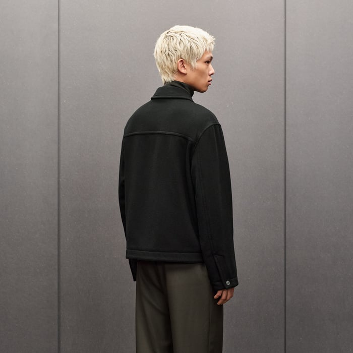 Noir Cashmere Zipped Straight Cut Jacket With Leather Details