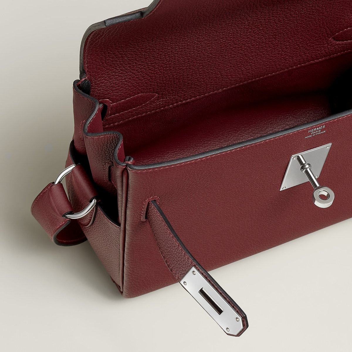 Kelly Messenger PM bag