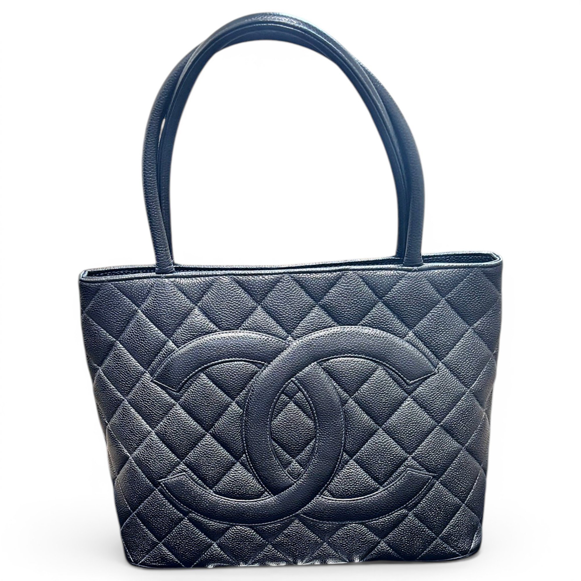 Médaillon leather handbag
