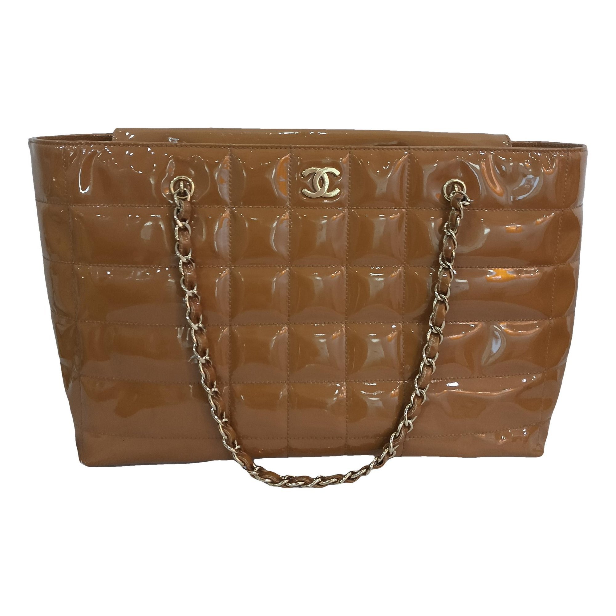 Classic CC Shopping patent leather tote