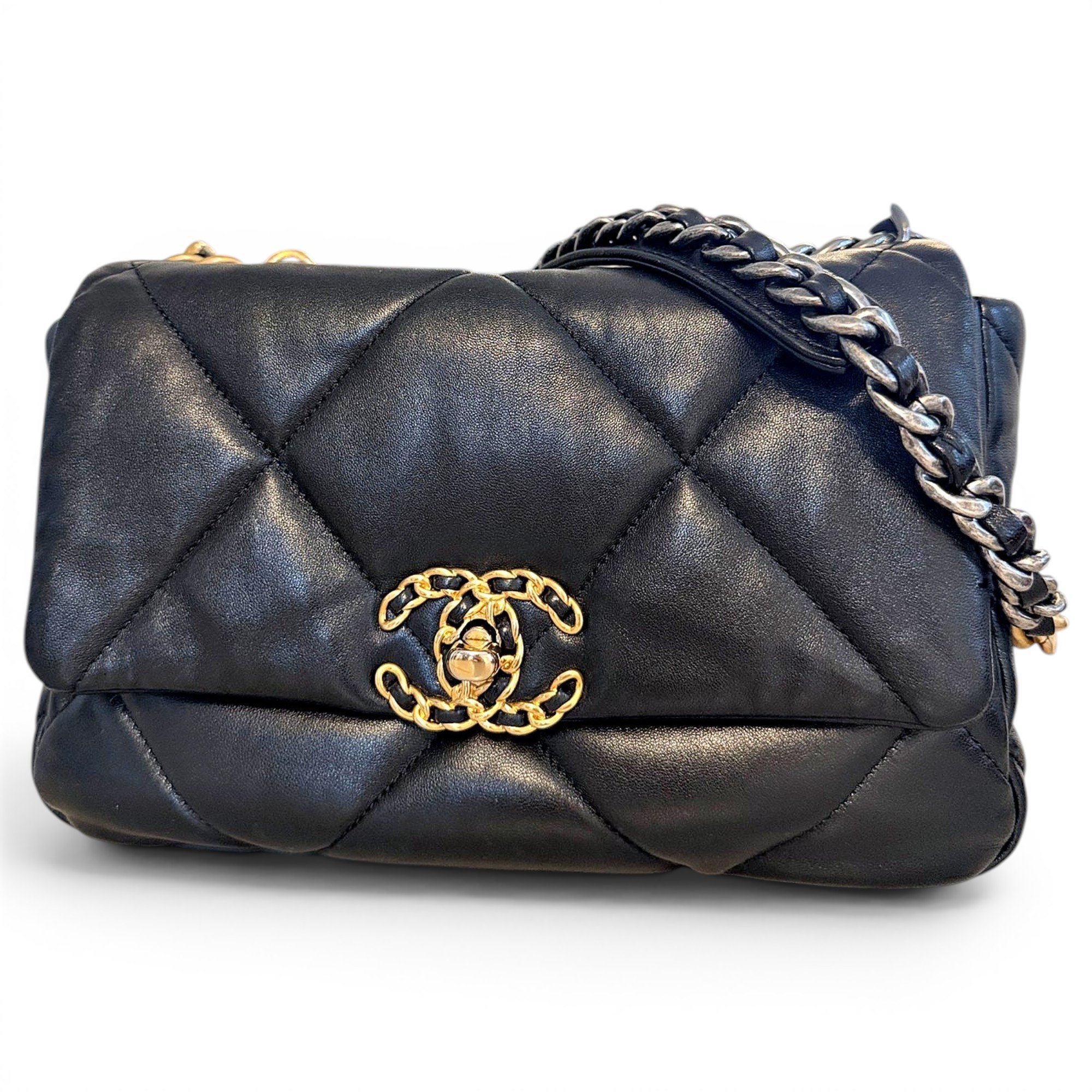 Chanel 19 leather handbag