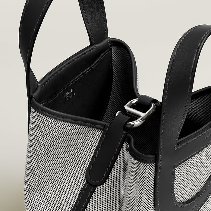Hermès In-the-loop 18 Bag