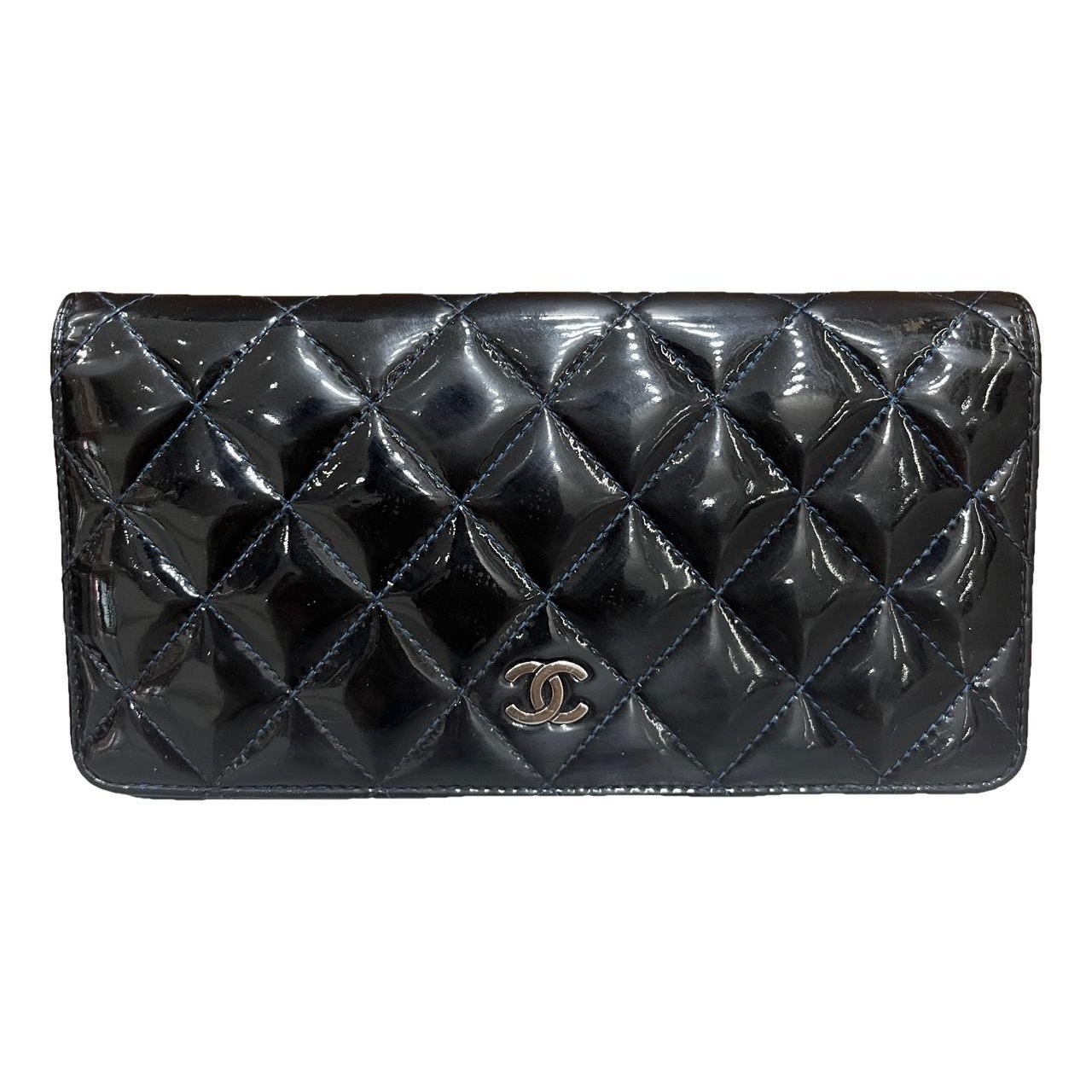 Patent leather handbag