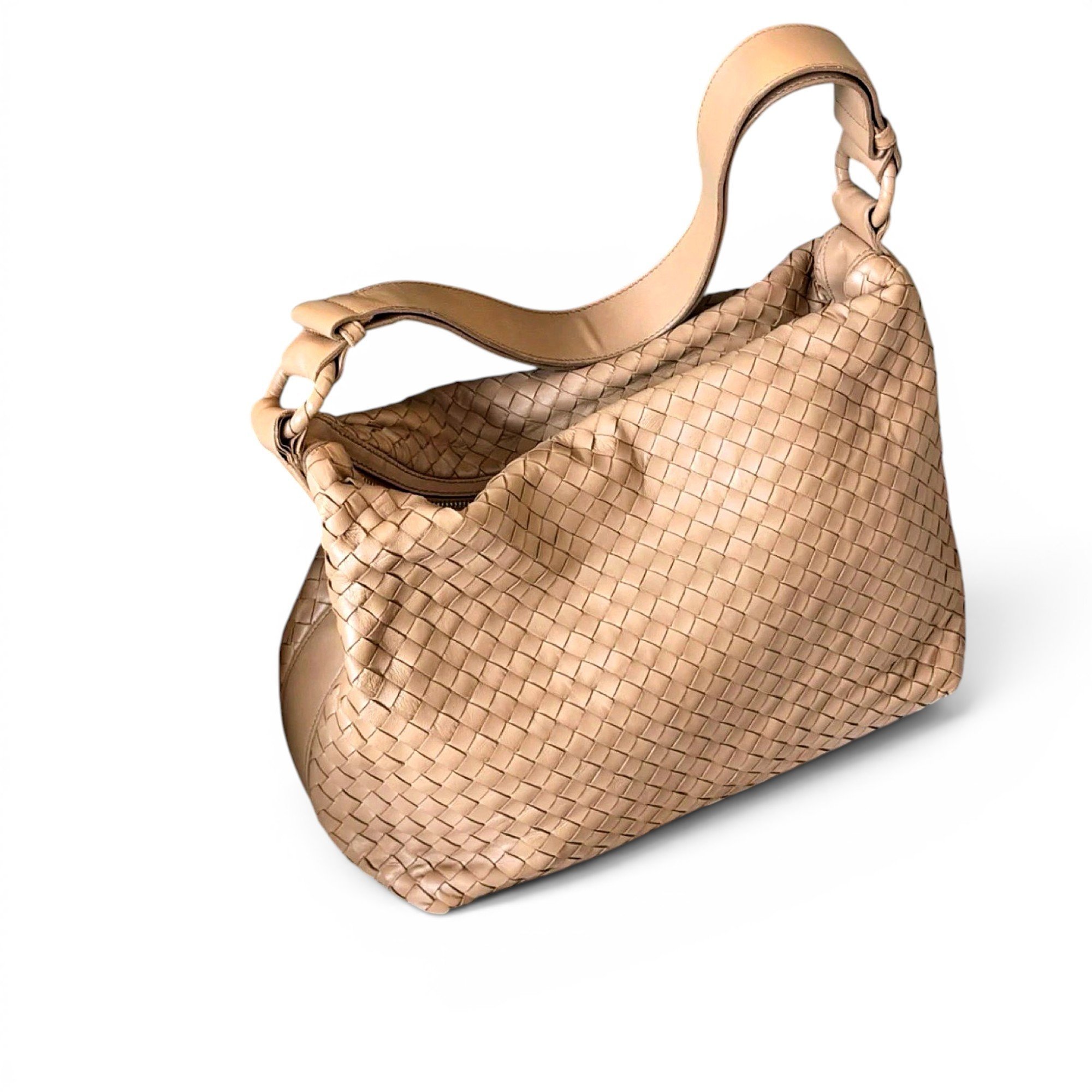 Veneta leather handbag
