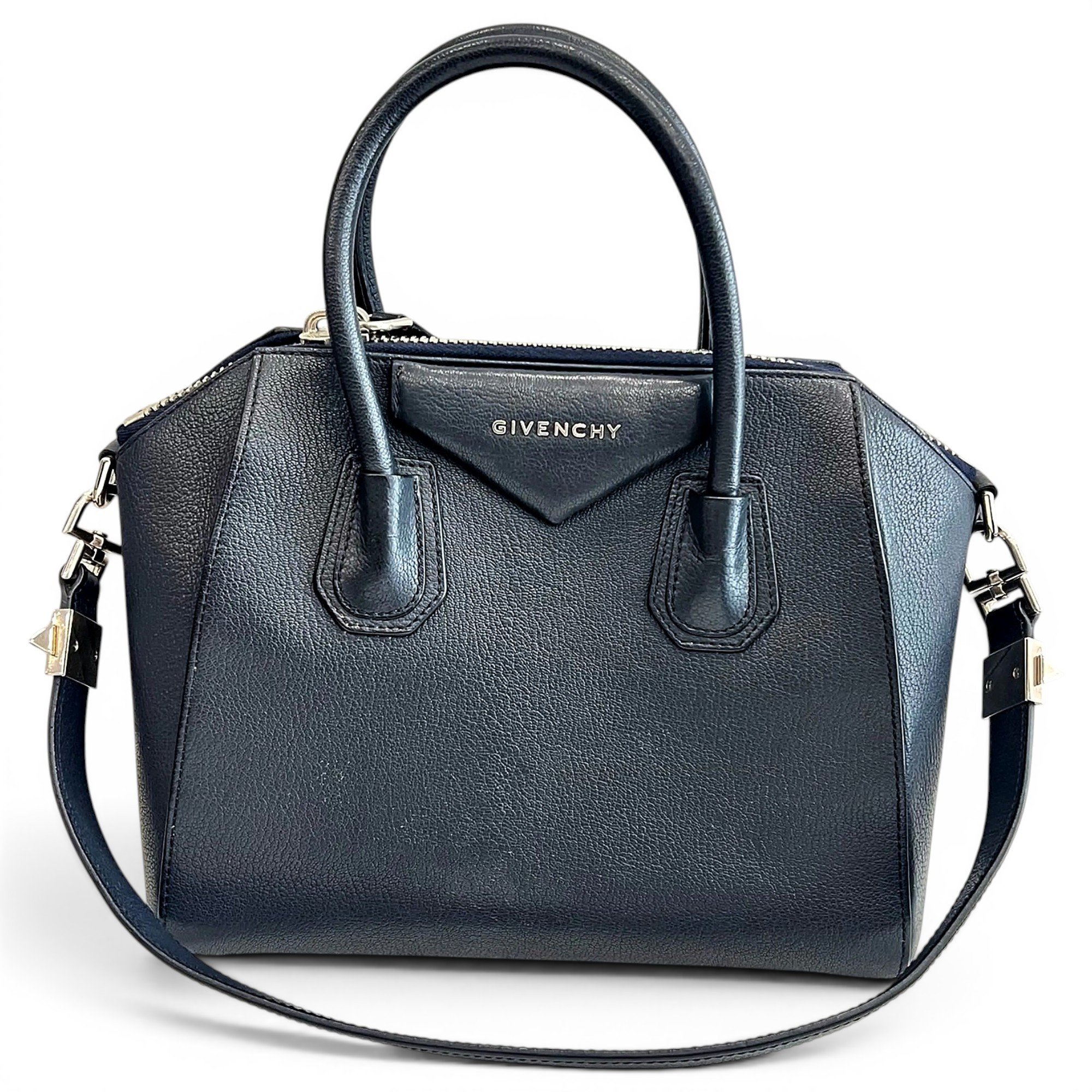 Antigona leather handbag