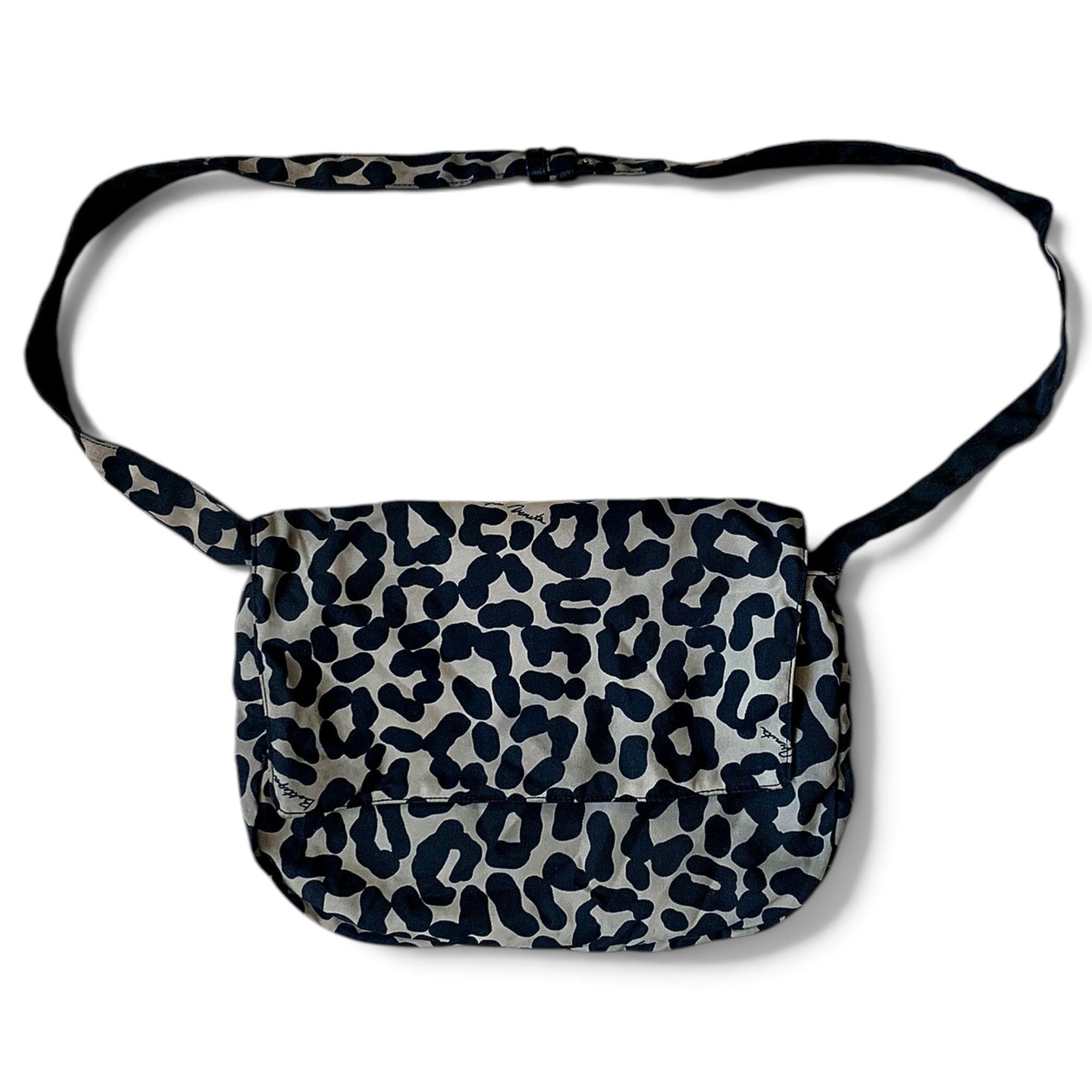 Bulb cloth crossbody bag
