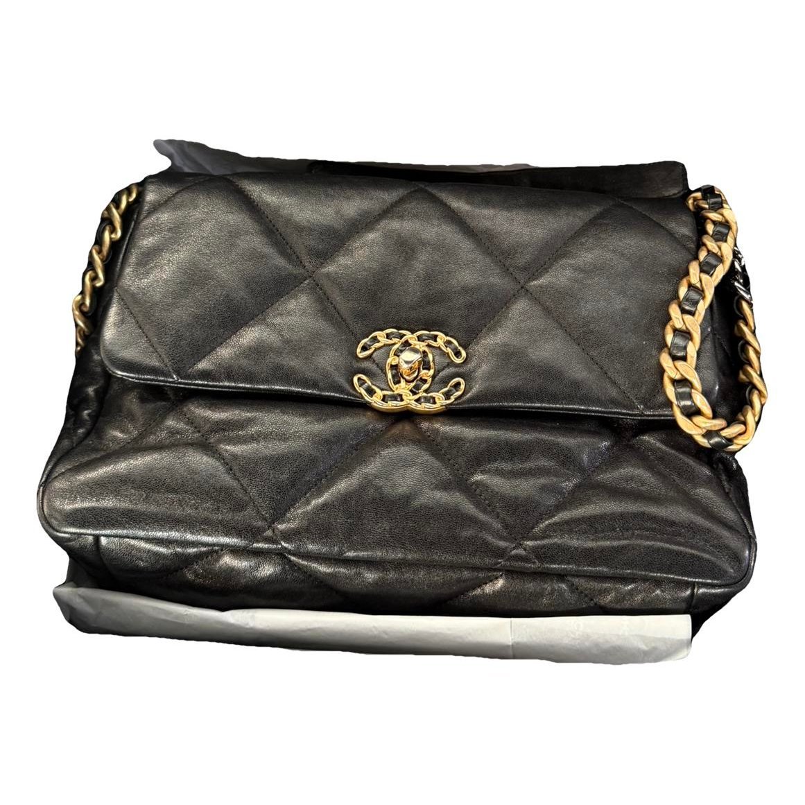 Chanel 19 leather handbag