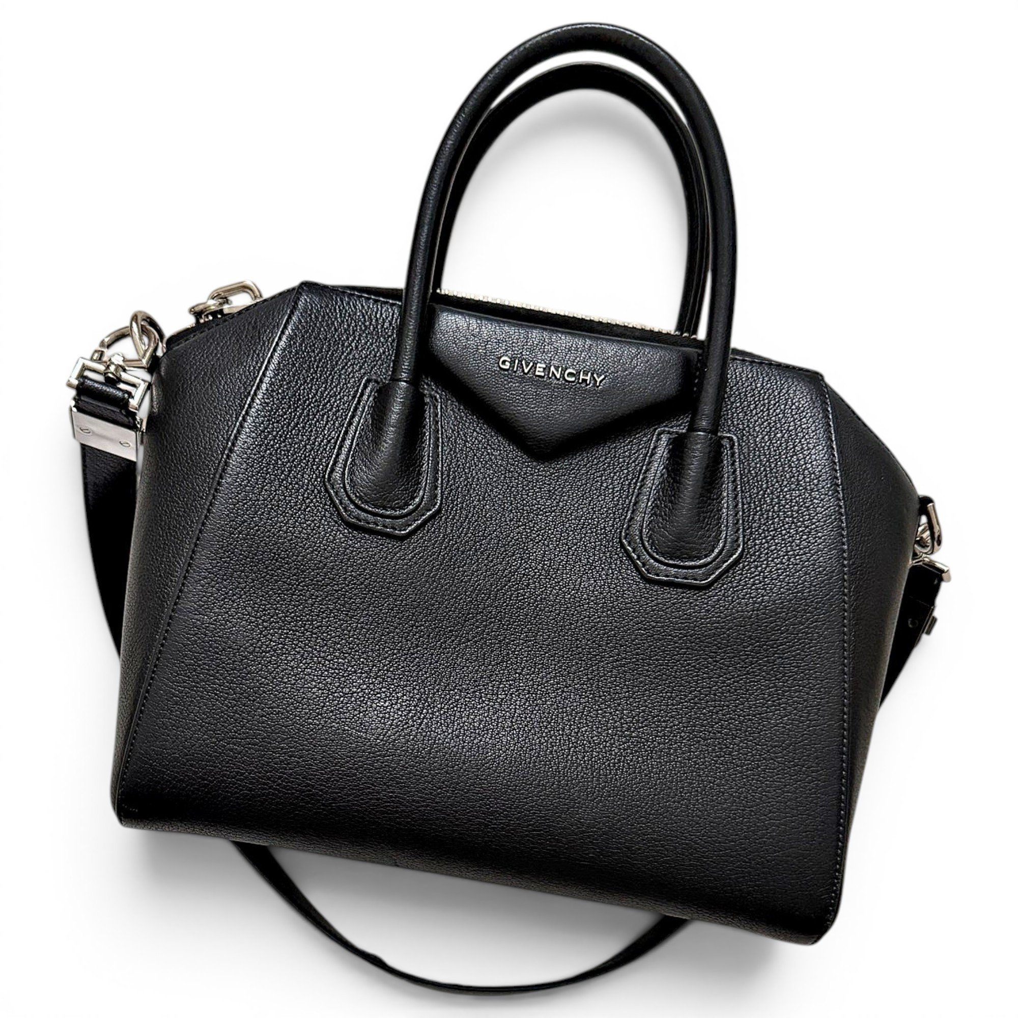Antigona leather handbag