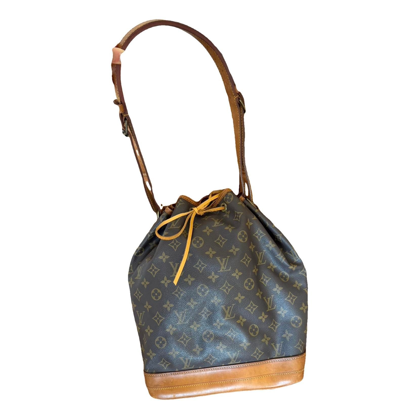 Noé leather handbag