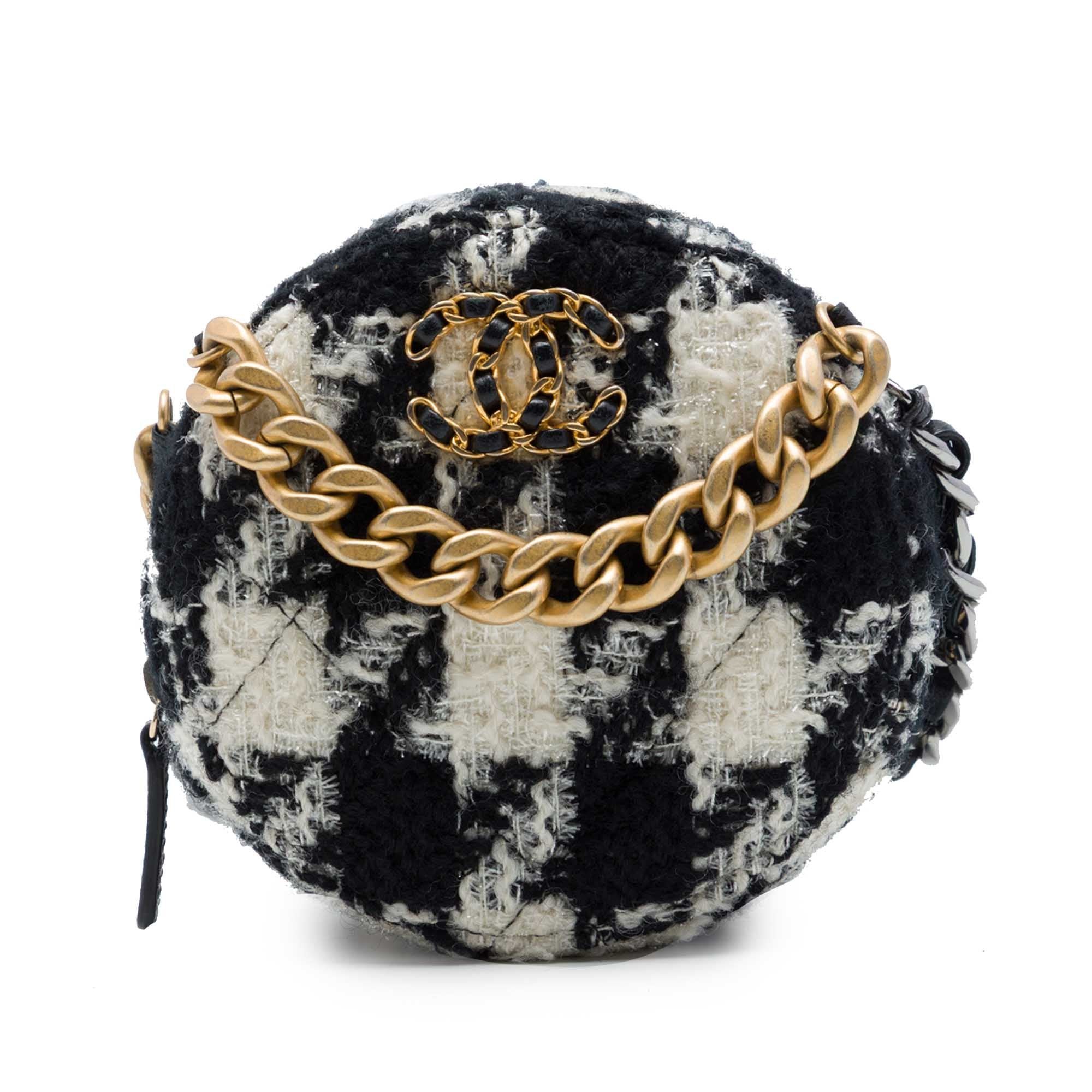 Chanel 19 tweed handbag