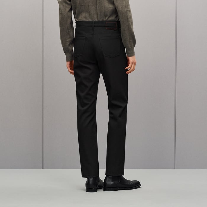 Noir Straight Cut Jeans