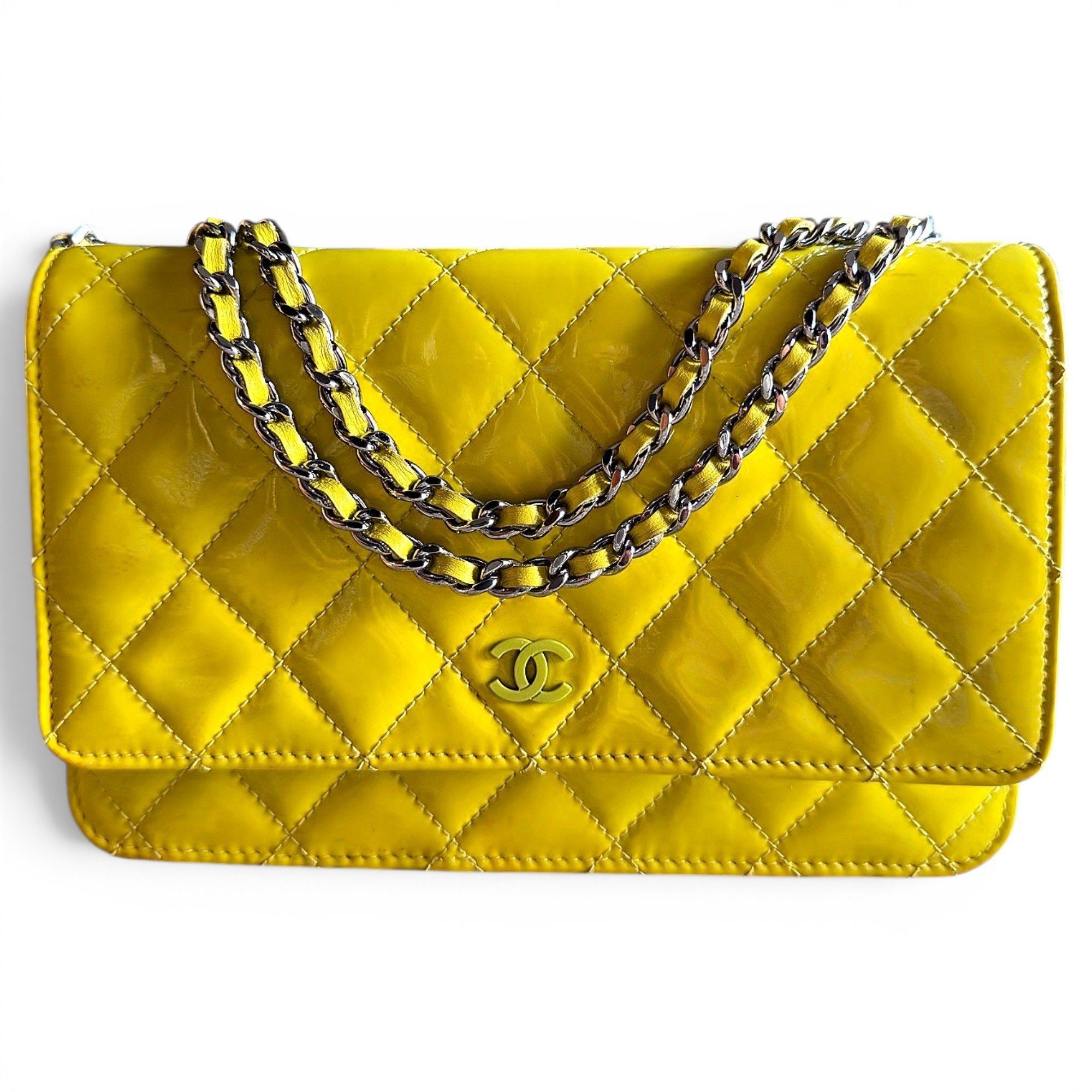 Wallet On Chain patent leather crossbody bag
