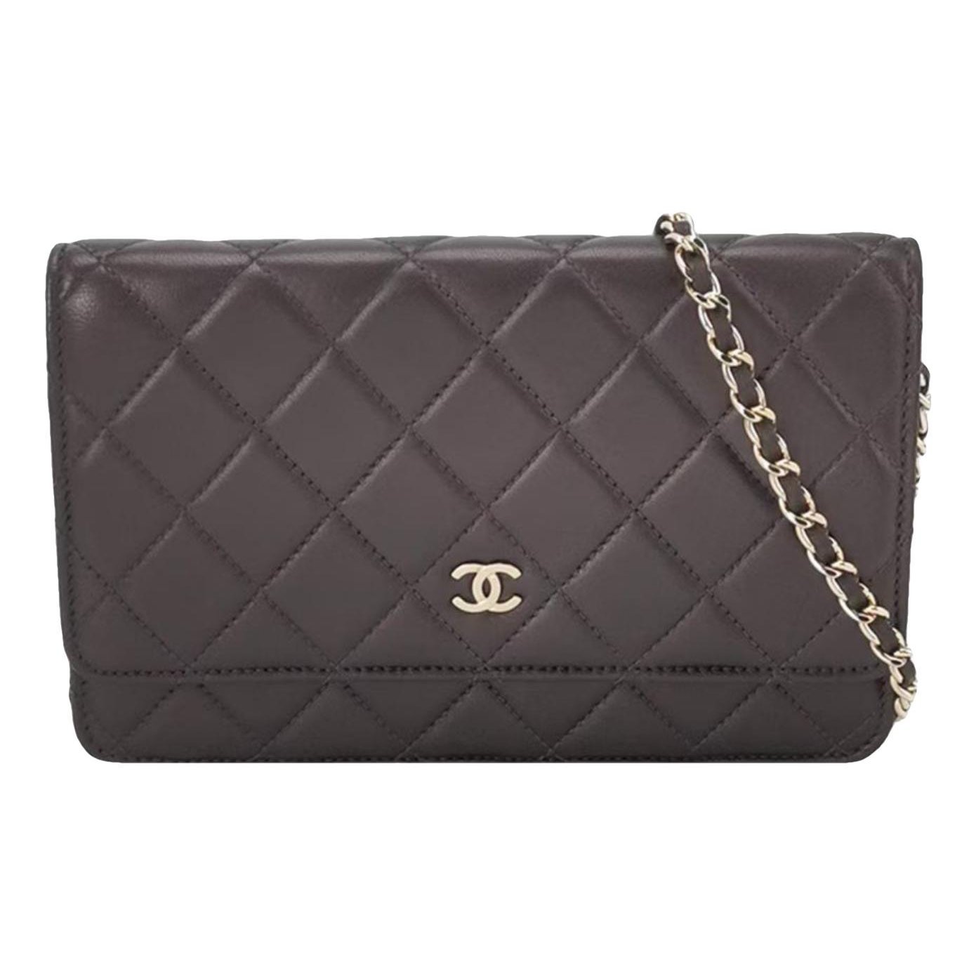 Wallet On Chain leather crossbody bag