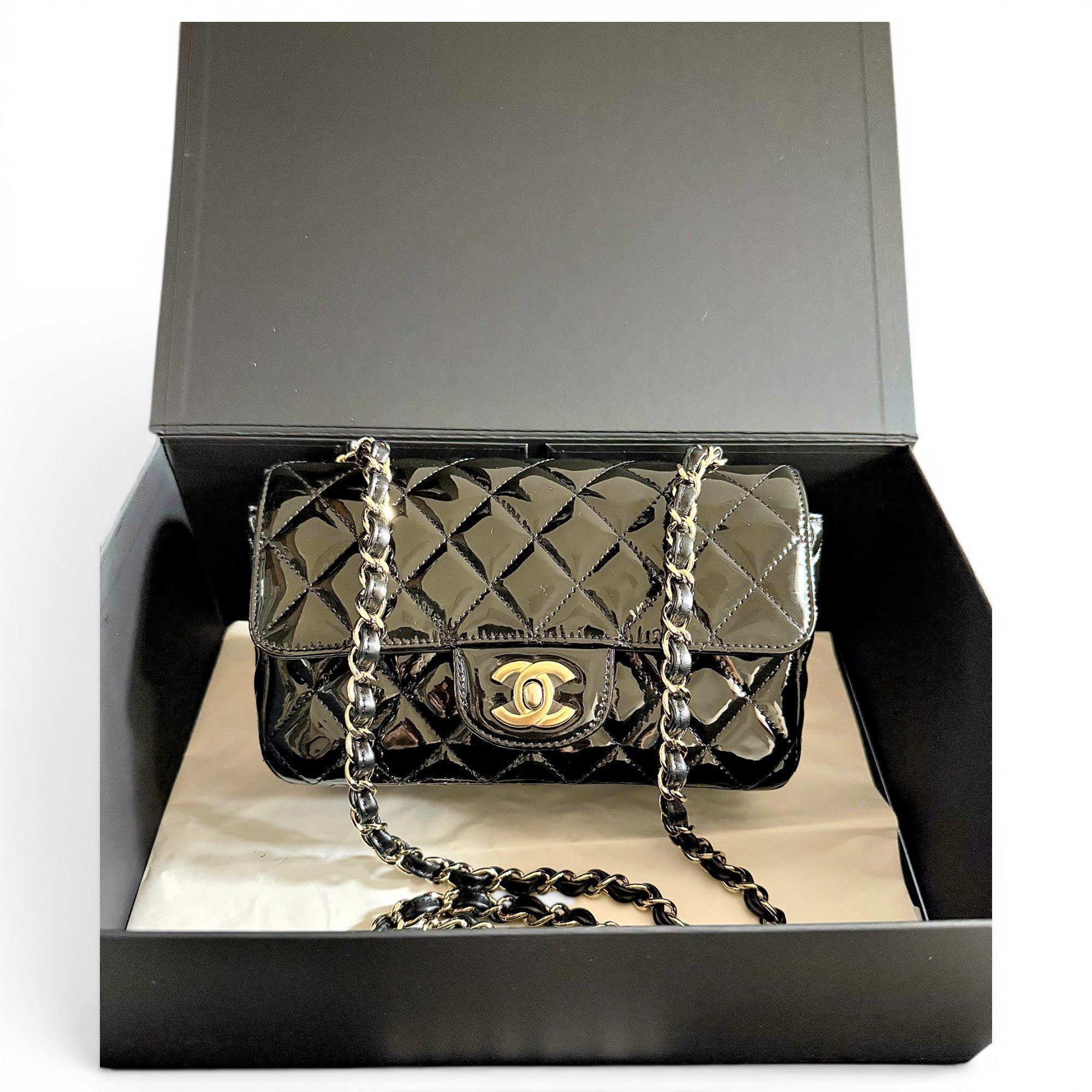Timeless/Classique patent leather crossbody bag
