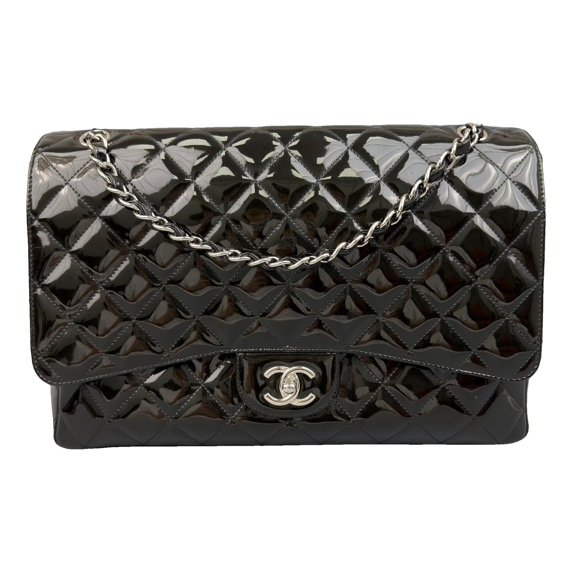 Timeless/Classique patent leather handbag